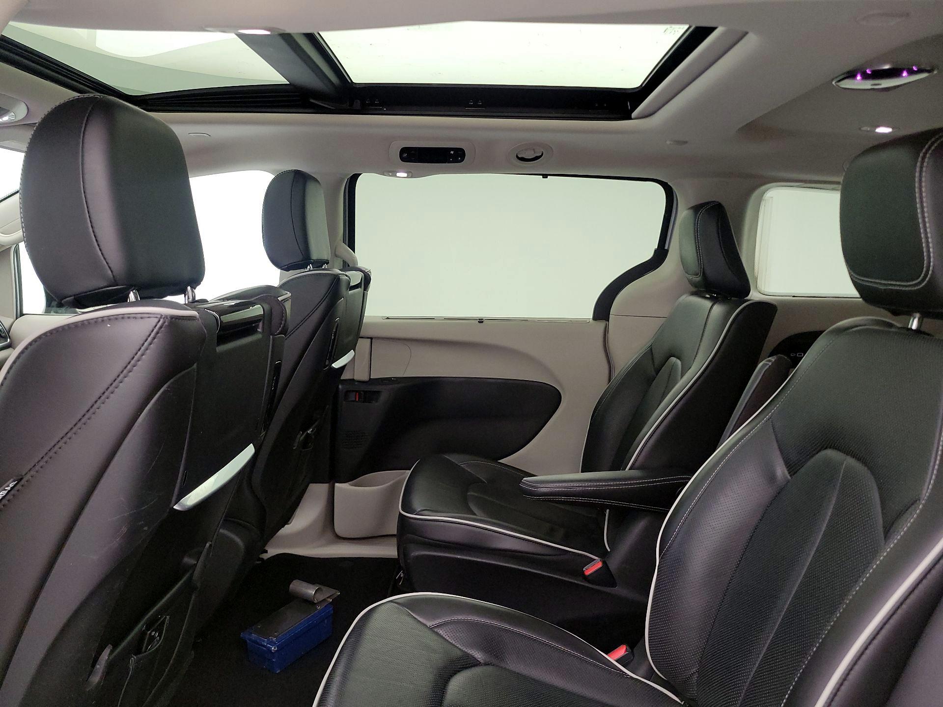 Thumbnail: 2023 Chrysler Pacifica - 20