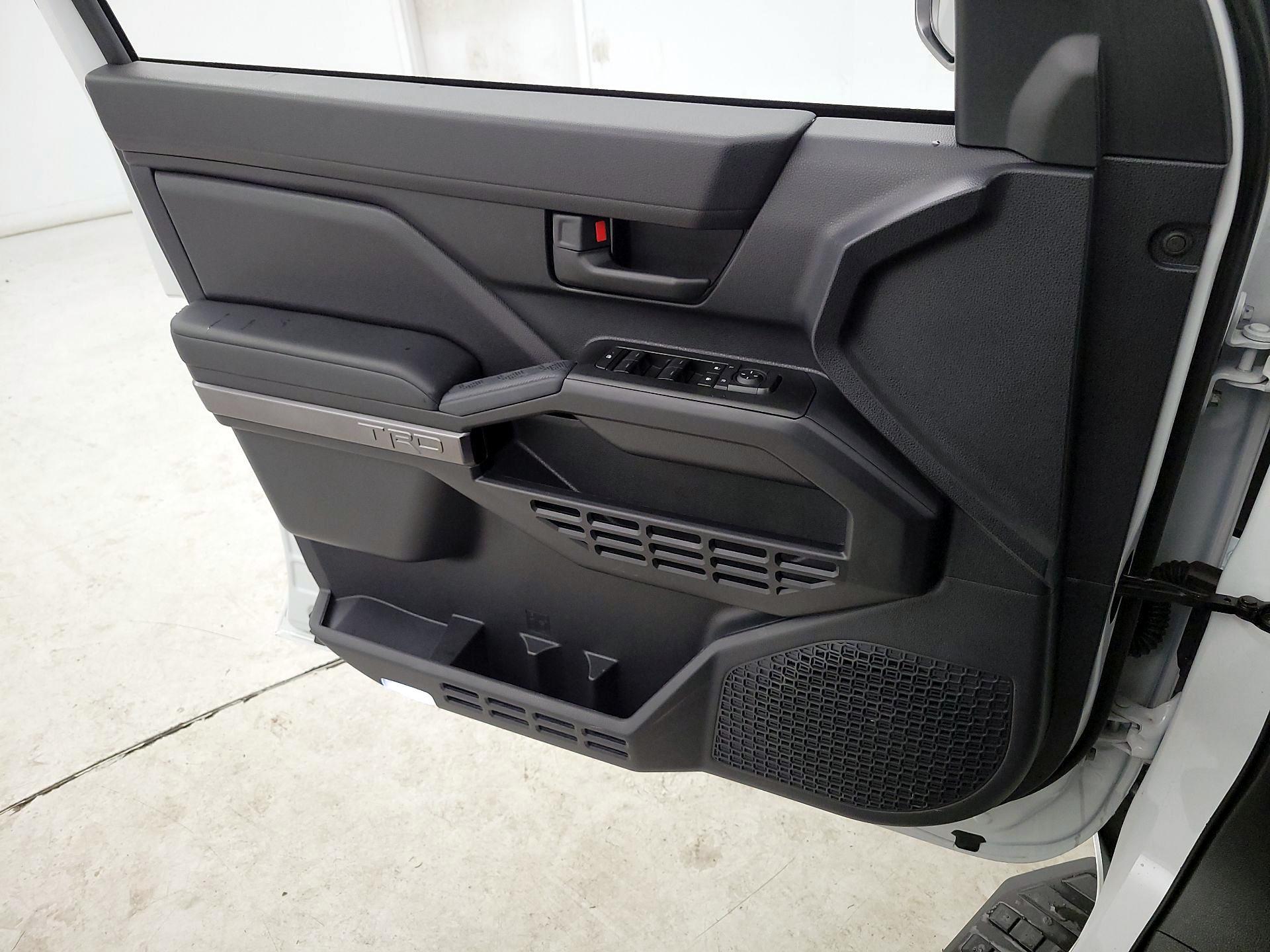 Thumbnail: 2025 Toyota 4Runner - 12