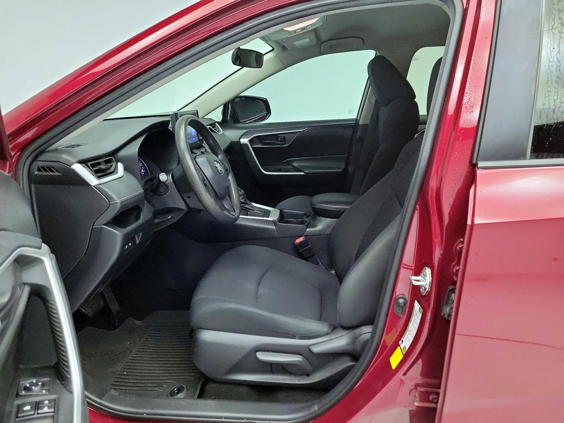 Thumbnail: 2021 Toyota RAV4 - 11