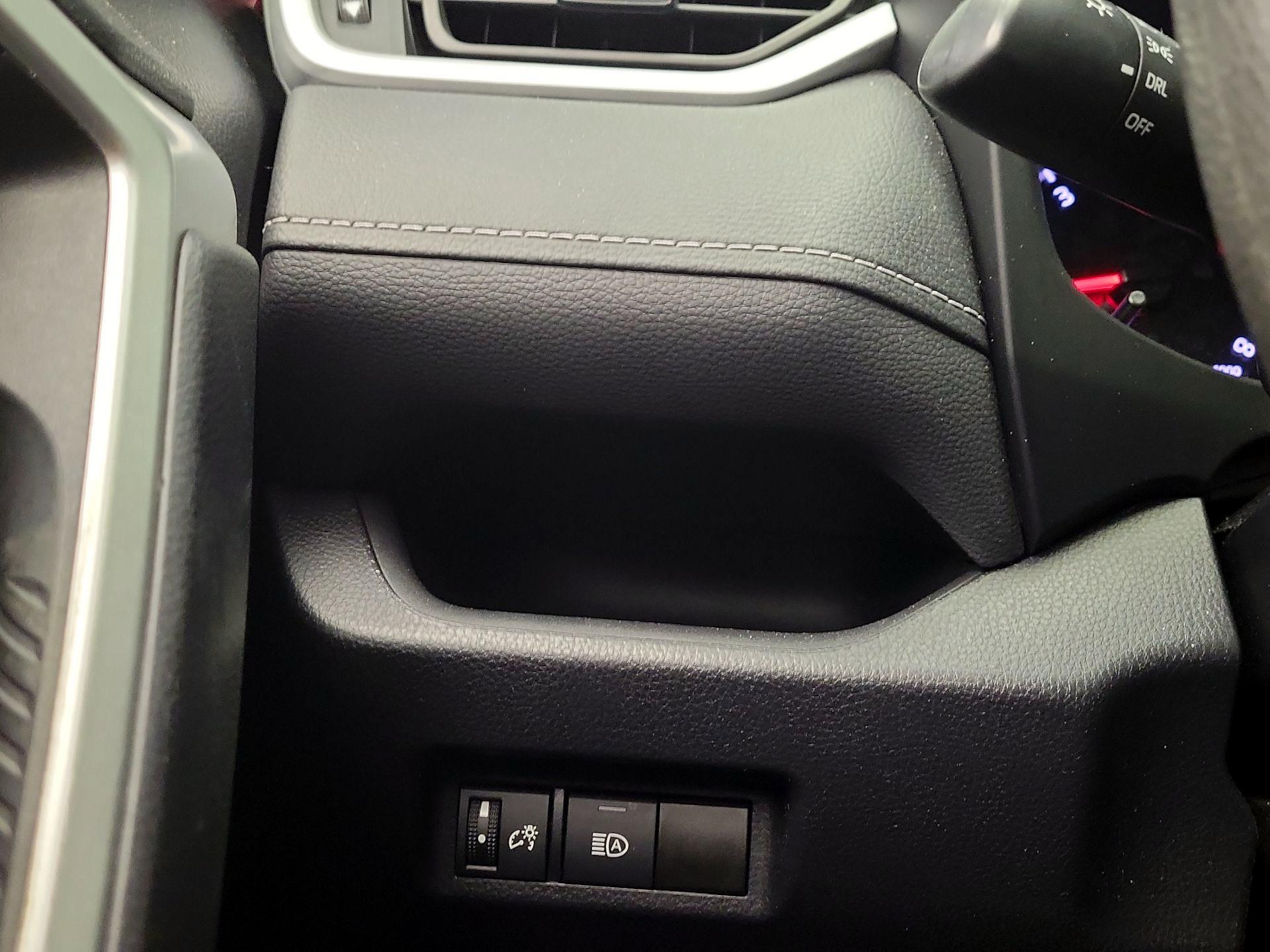 Thumbnail: 2021 Toyota RAV4 - 13