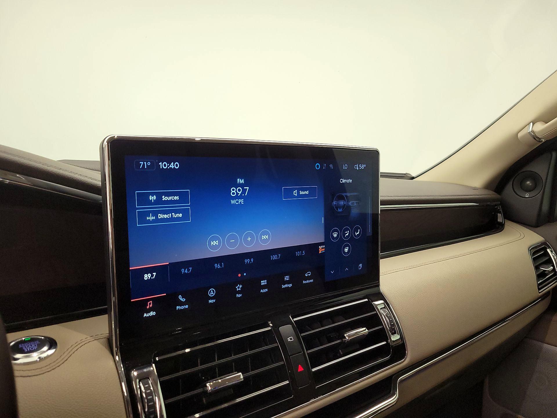 Thumbnail: 2022 Lincoln Navigator - 15