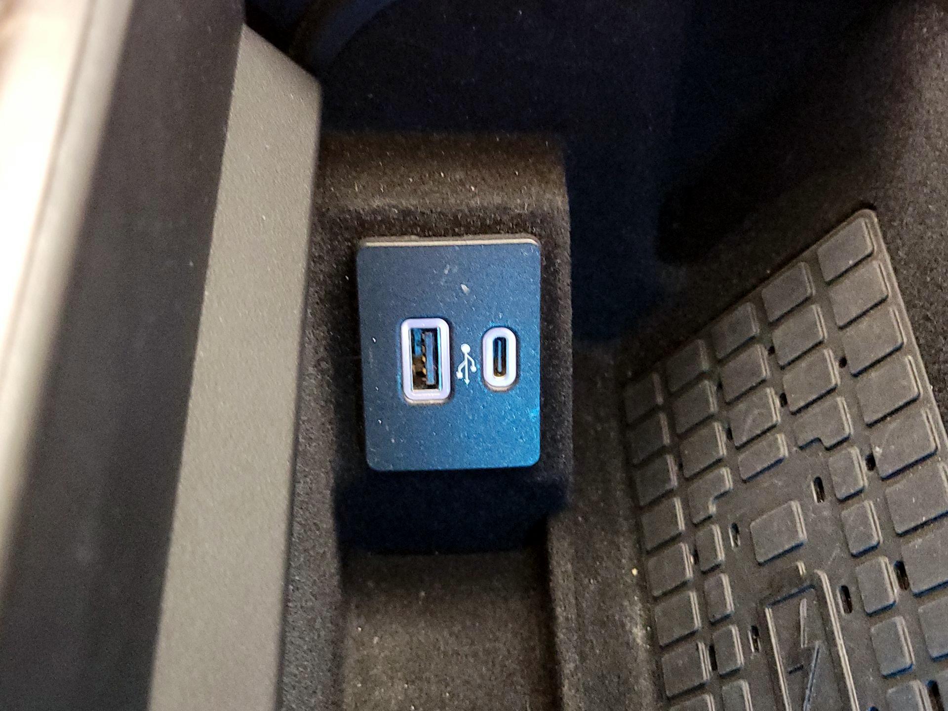 Thumbnail: 2022 Lincoln Navigator - 18