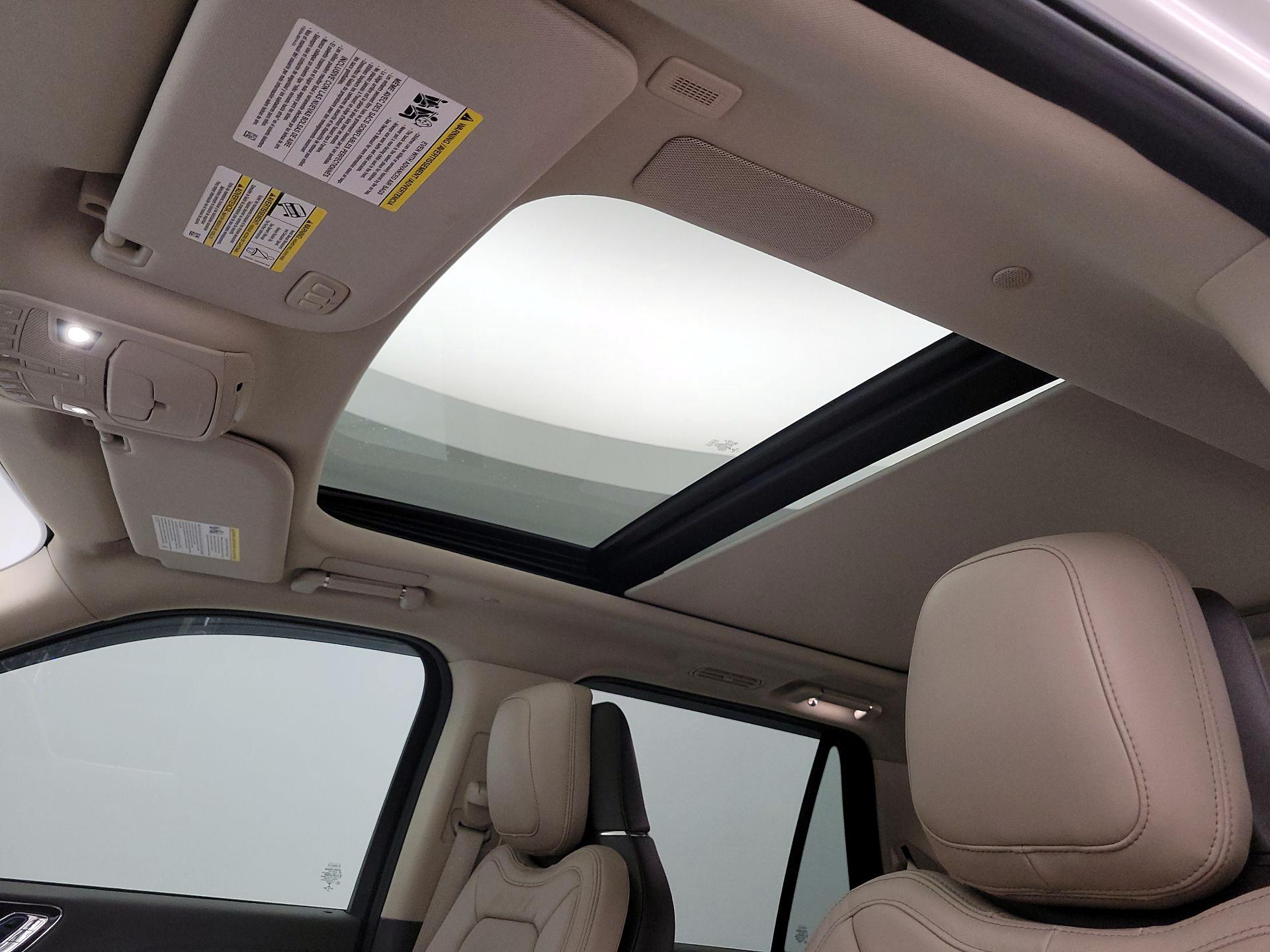 Thumbnail: 2022 Lincoln Navigator - 19