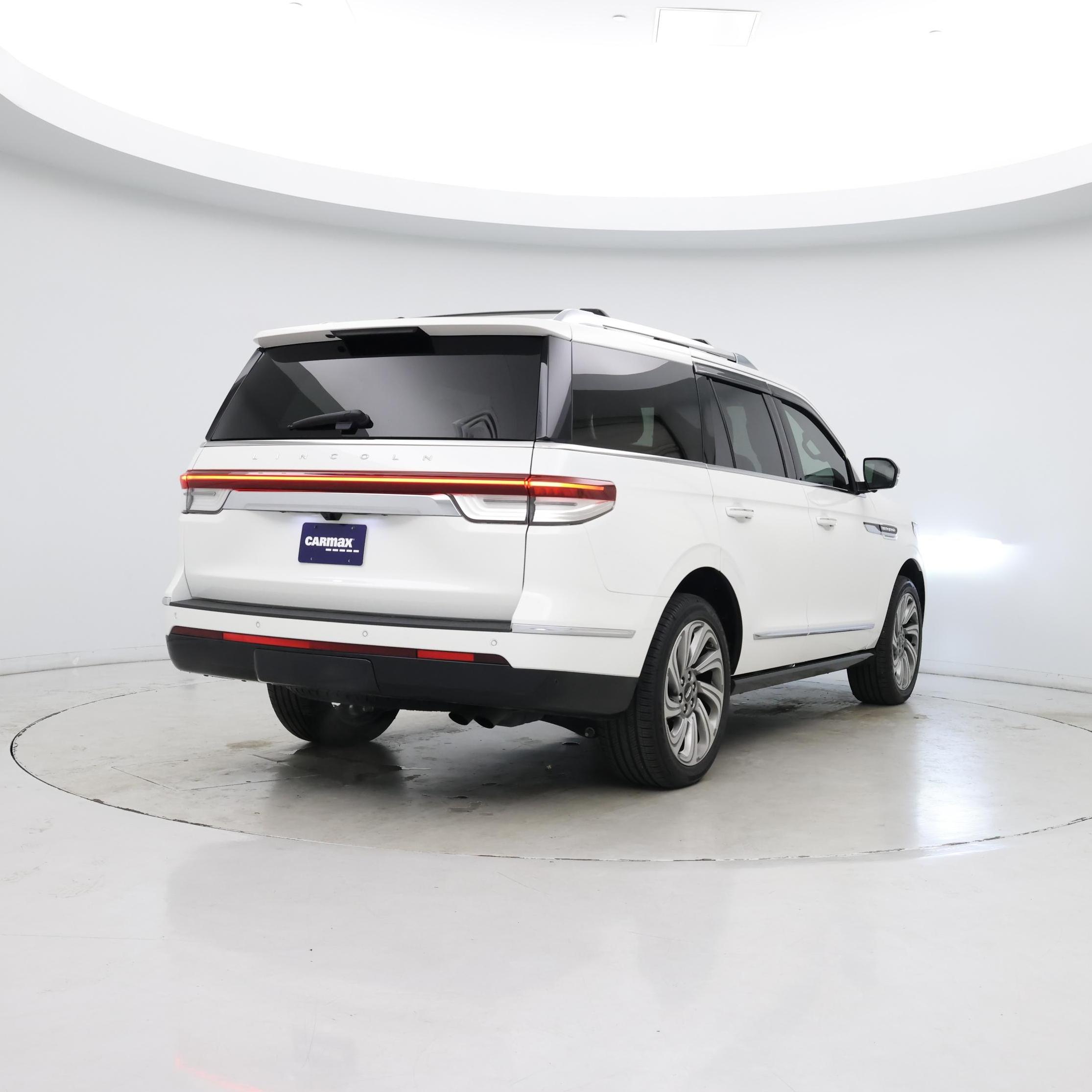 Thumbnail: 2022 Lincoln Navigator - 8