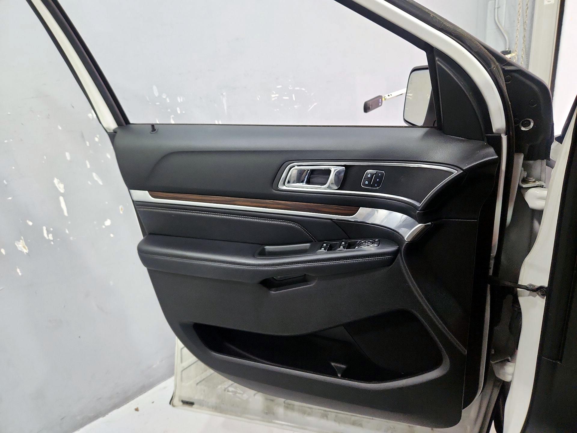 Thumbnail: 2017 Ford Explorer - 12