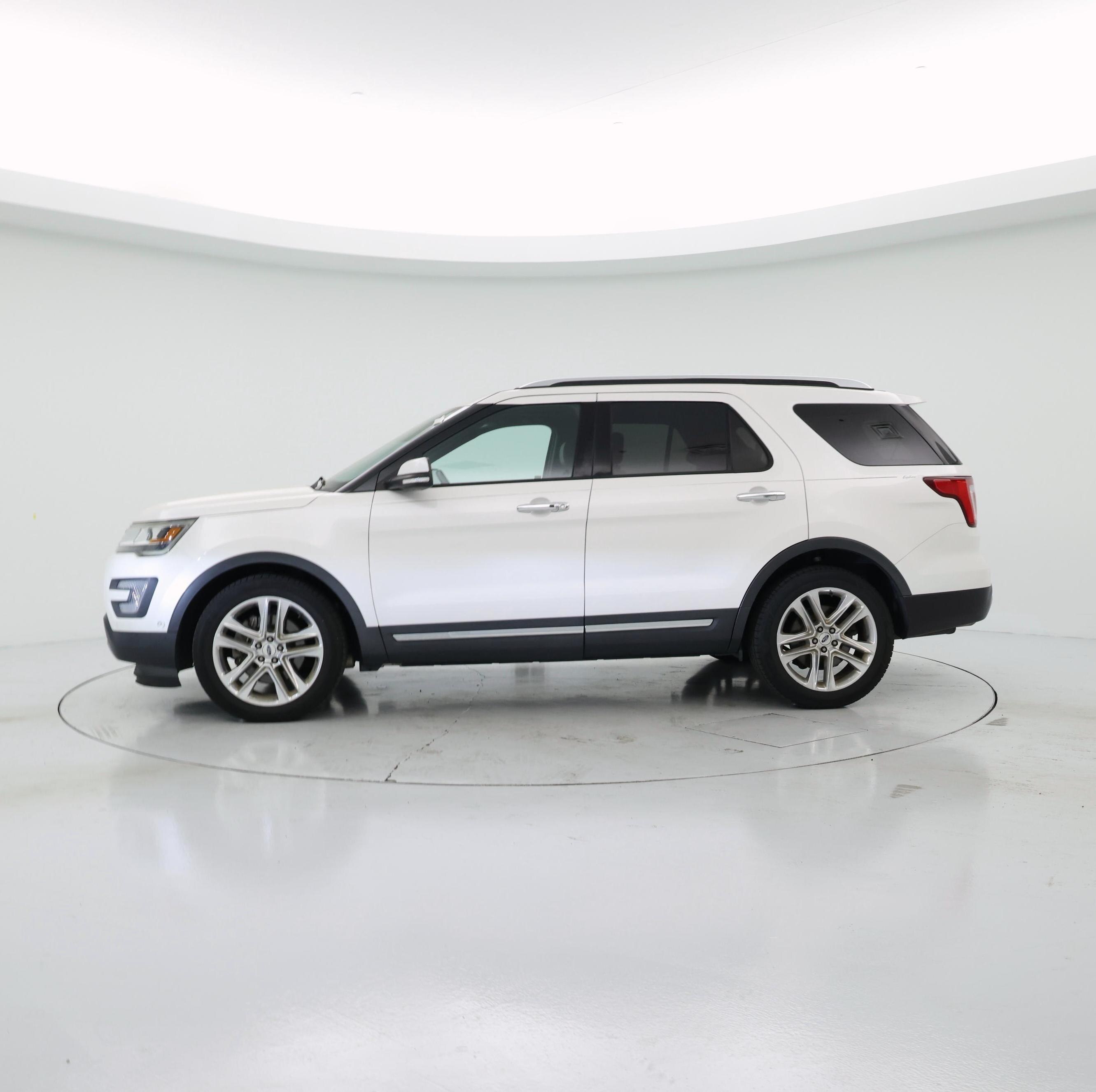 Thumbnail: 2017 Ford Explorer - 3