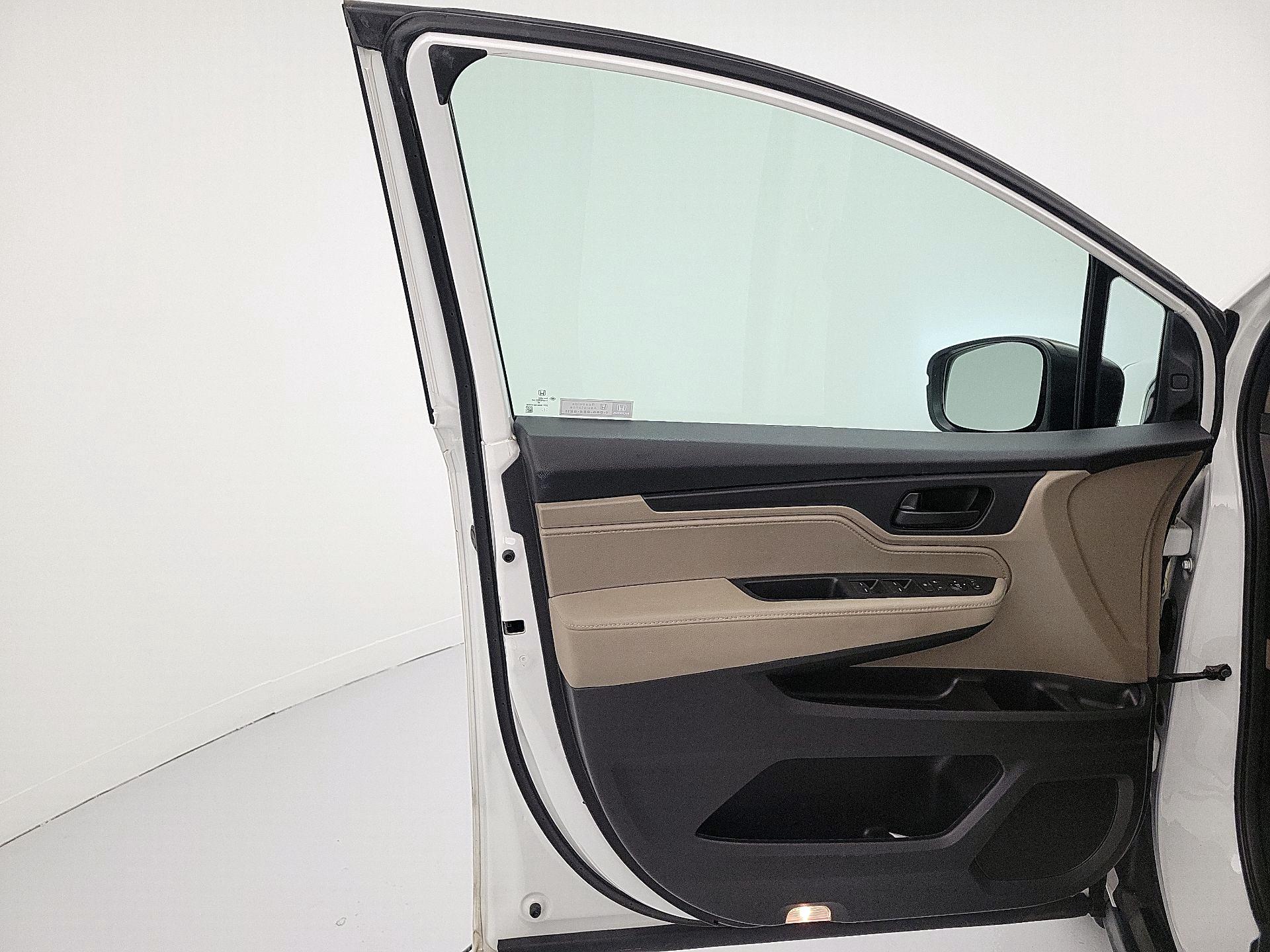 Thumbnail: 2022 Honda Odyssey - 12