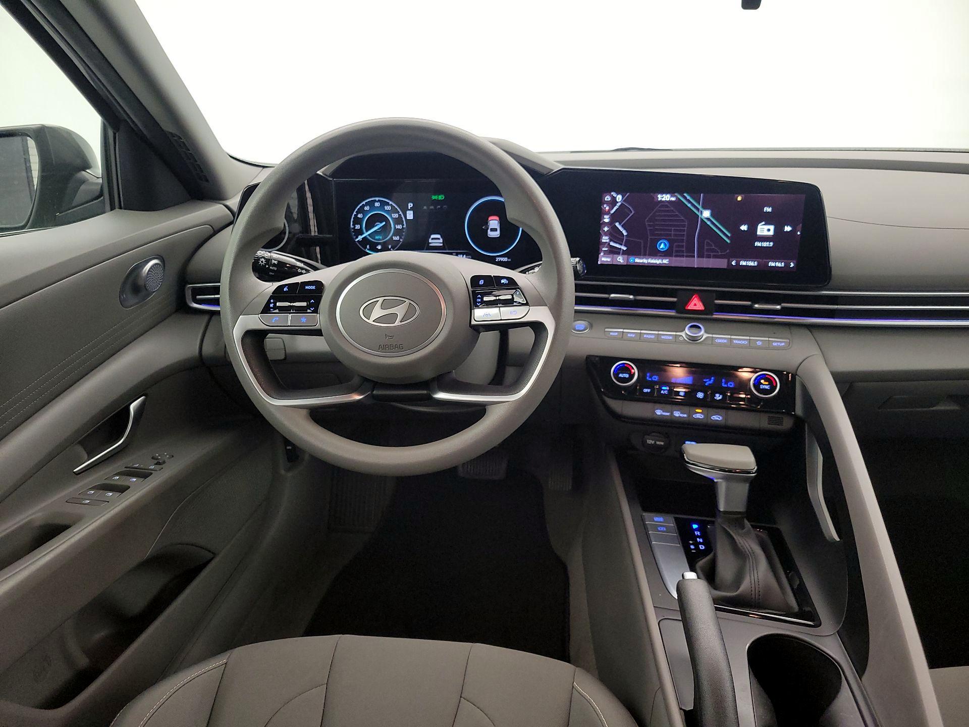 Thumbnail: 2024 Hyundai Elantra - 10