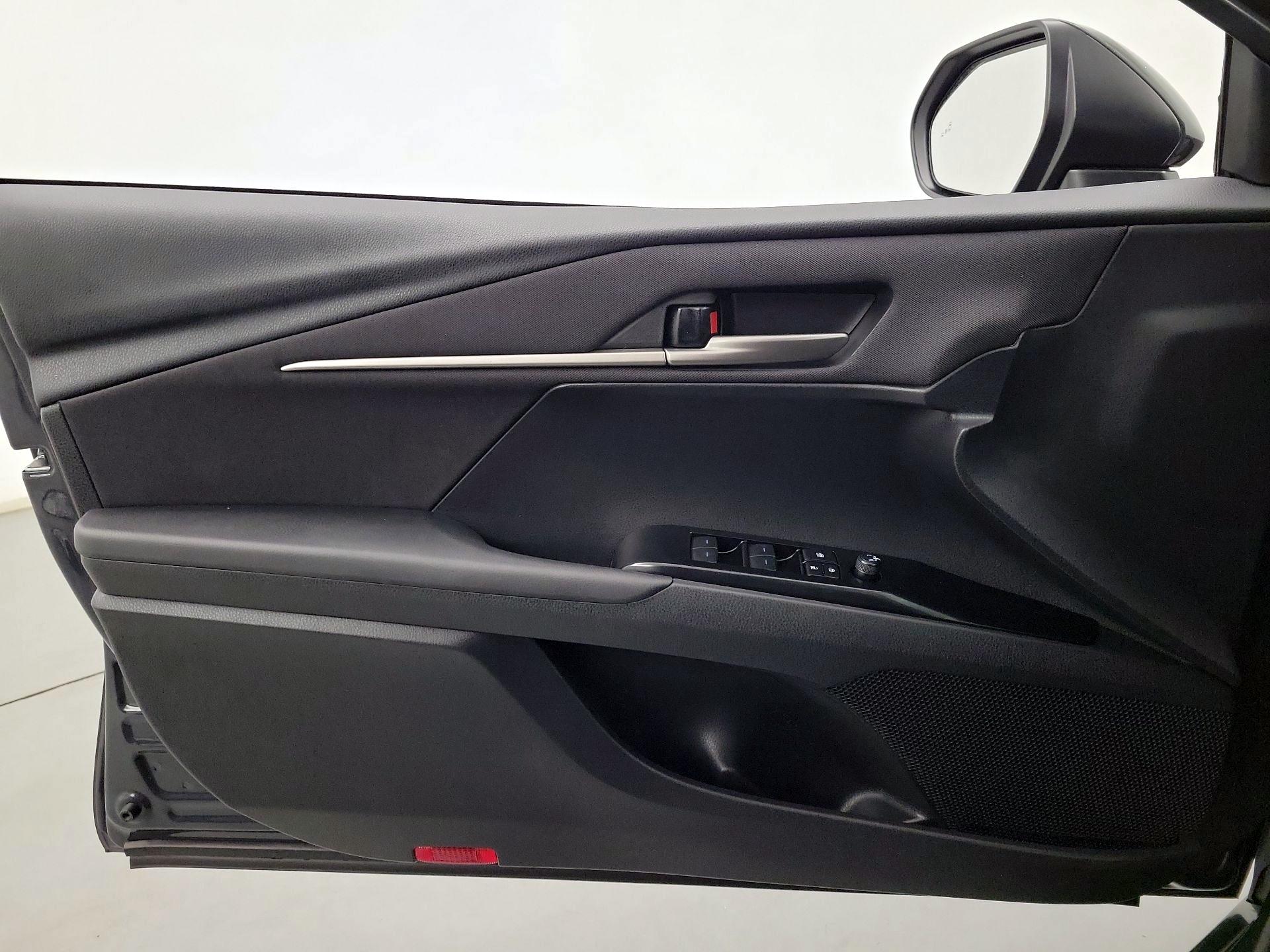 Thumbnail: 2025 Toyota Camry - 12