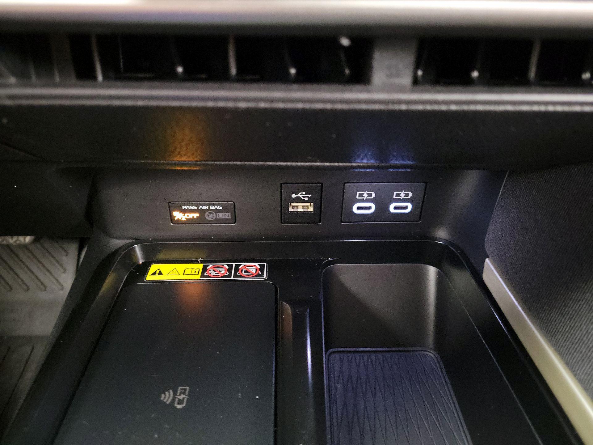 Thumbnail: 2025 Toyota Camry - 18