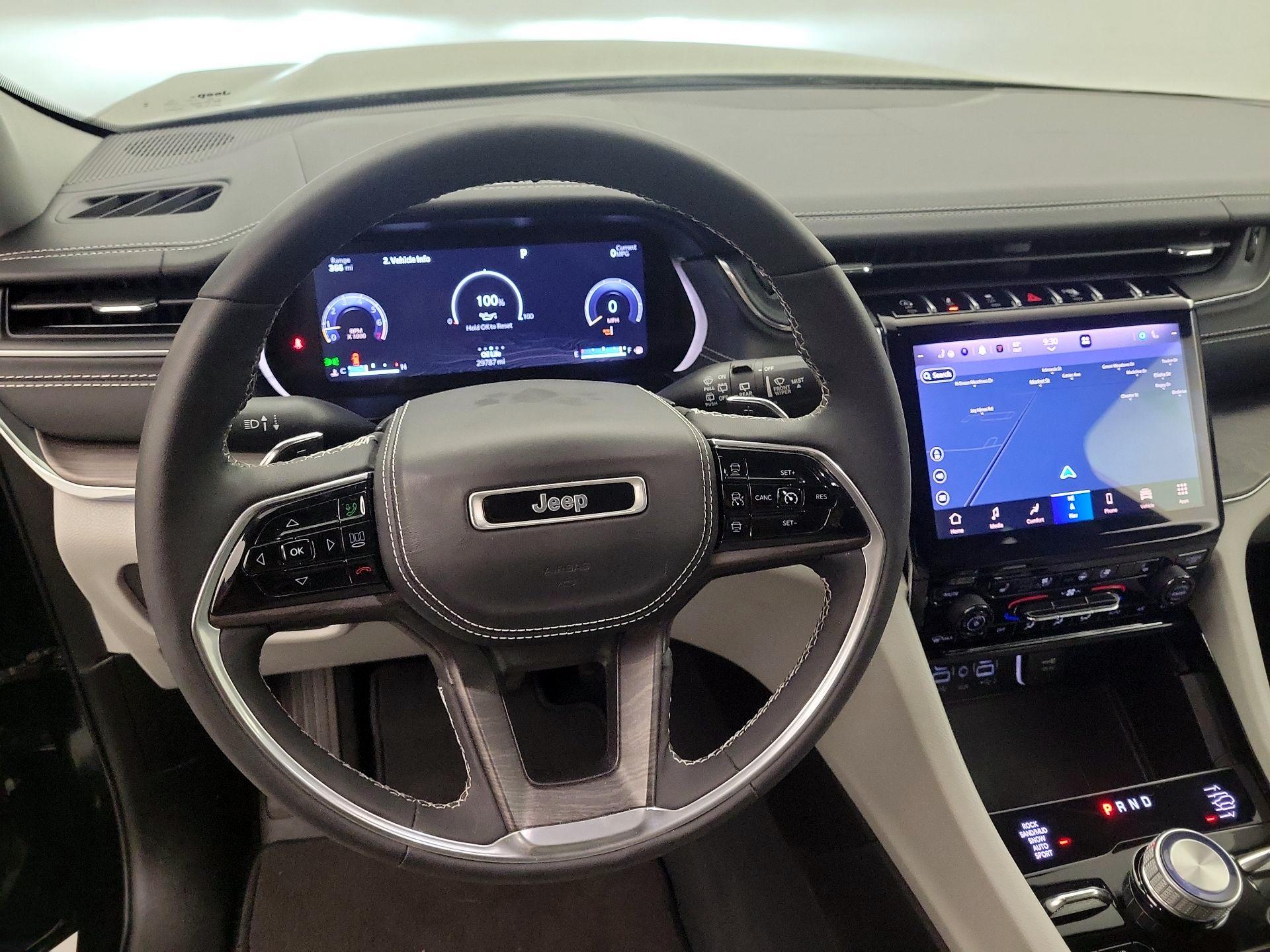 Thumbnail: 2023 Jeep Grand Cherokee - 10