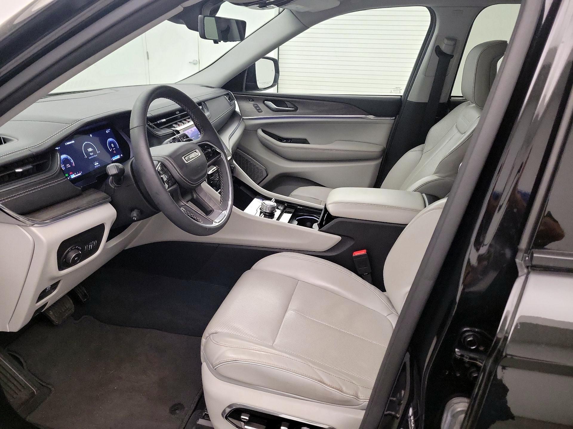 Thumbnail: 2023 Jeep Grand Cherokee - 11