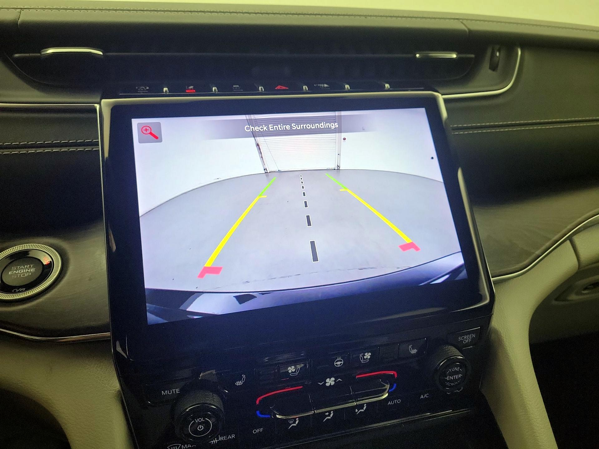 Thumbnail: 2023 Jeep Grand Cherokee - 14