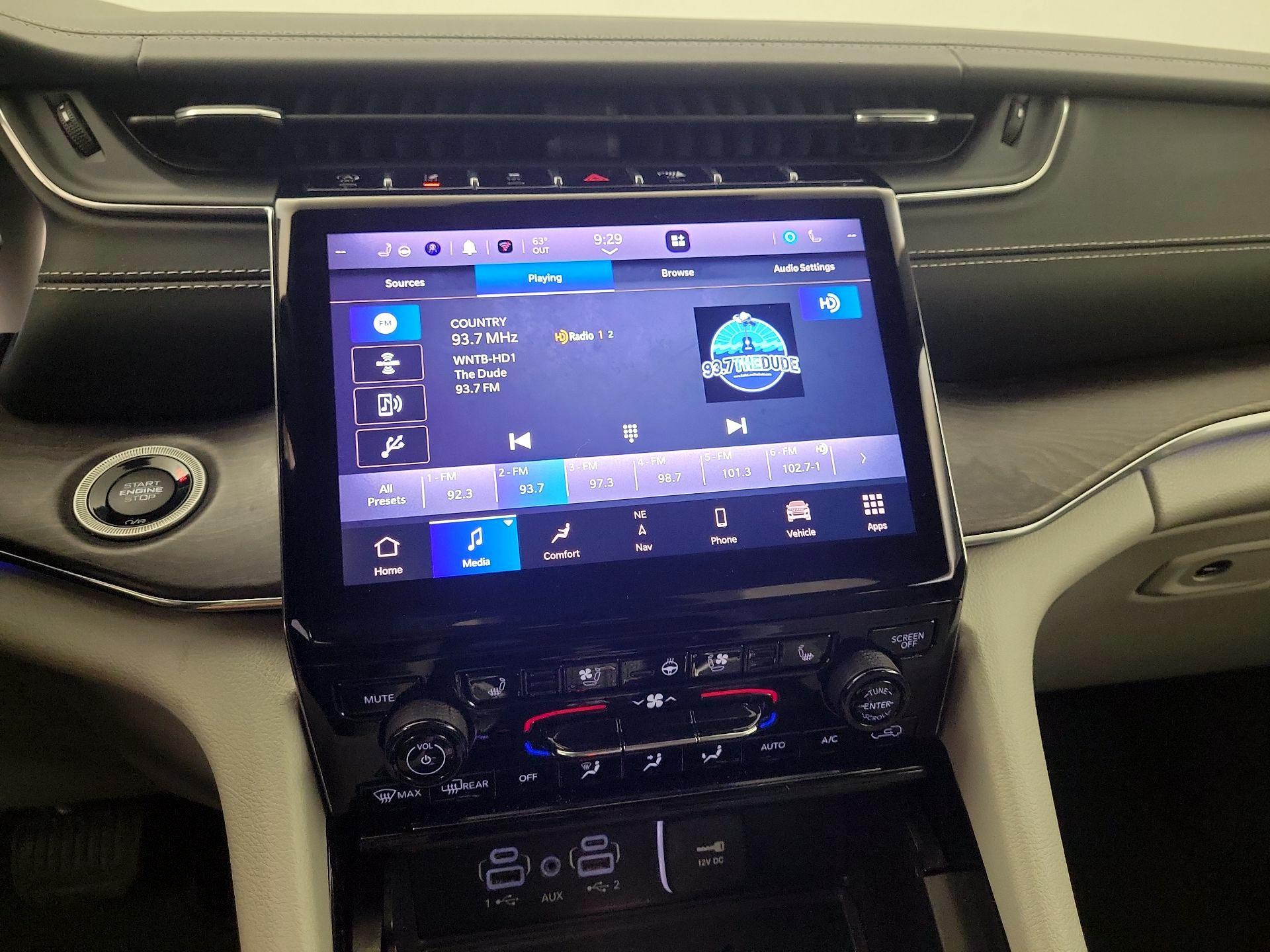 Thumbnail: 2023 Jeep Grand Cherokee - 15