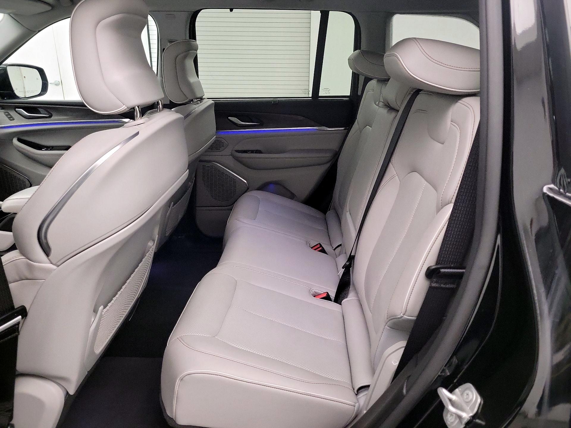 Thumbnail: 2023 Jeep Grand Cherokee - 20