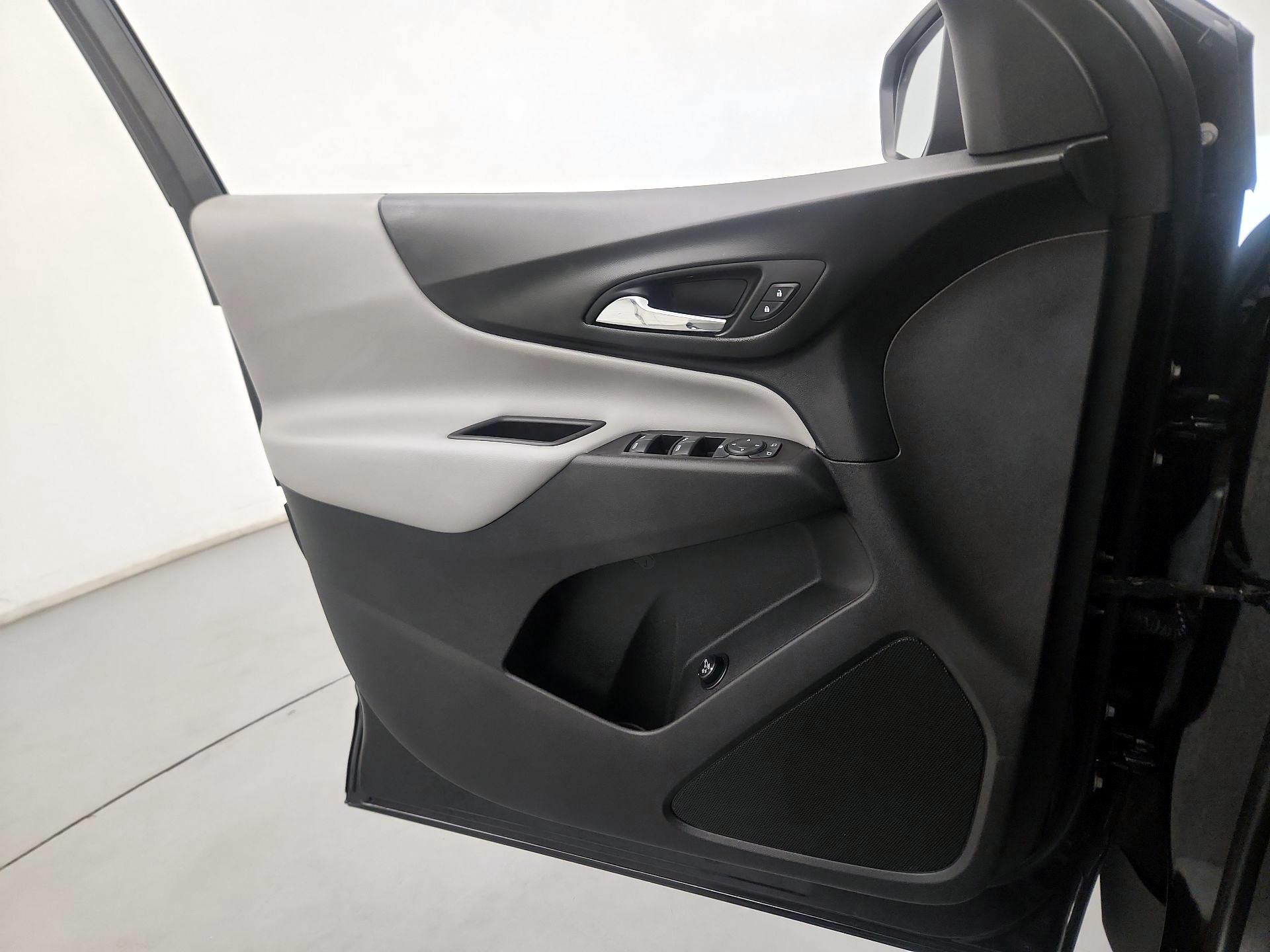 Thumbnail: 2022 Chevrolet Equinox - 12