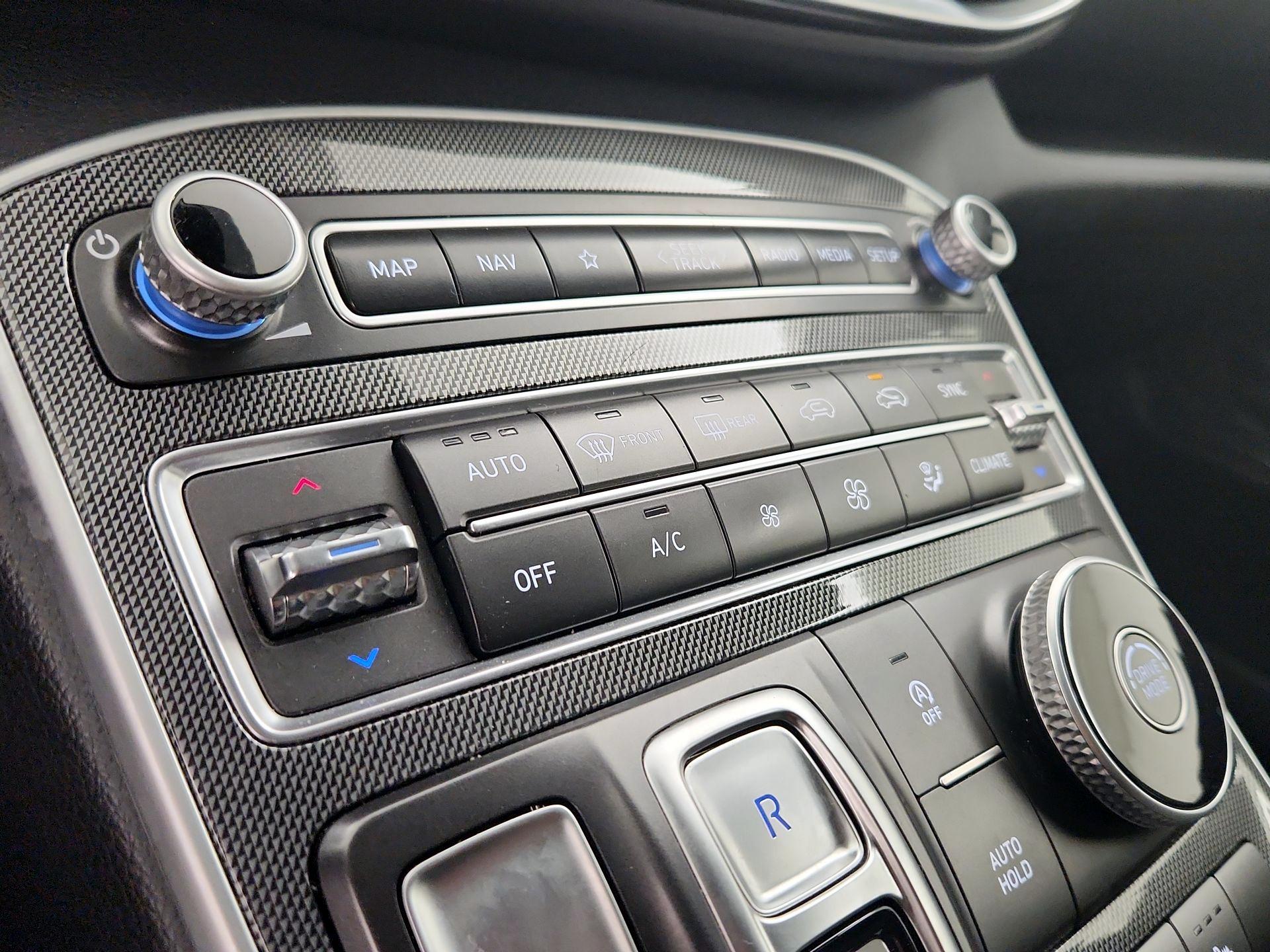 Thumbnail: 2023 Hyundai Santa Fe - 17