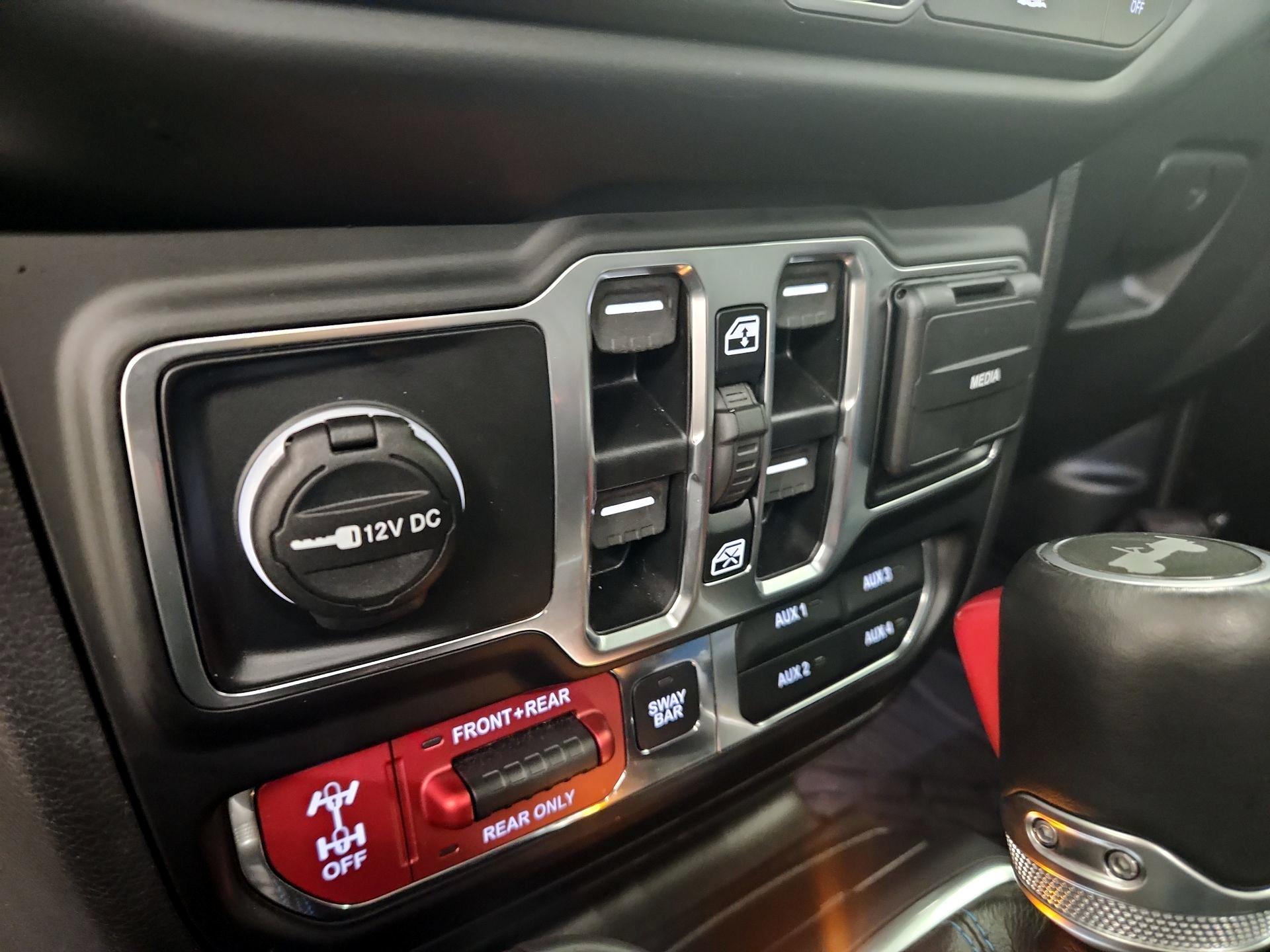 Thumbnail: 2023 Jeep Wrangler - 17