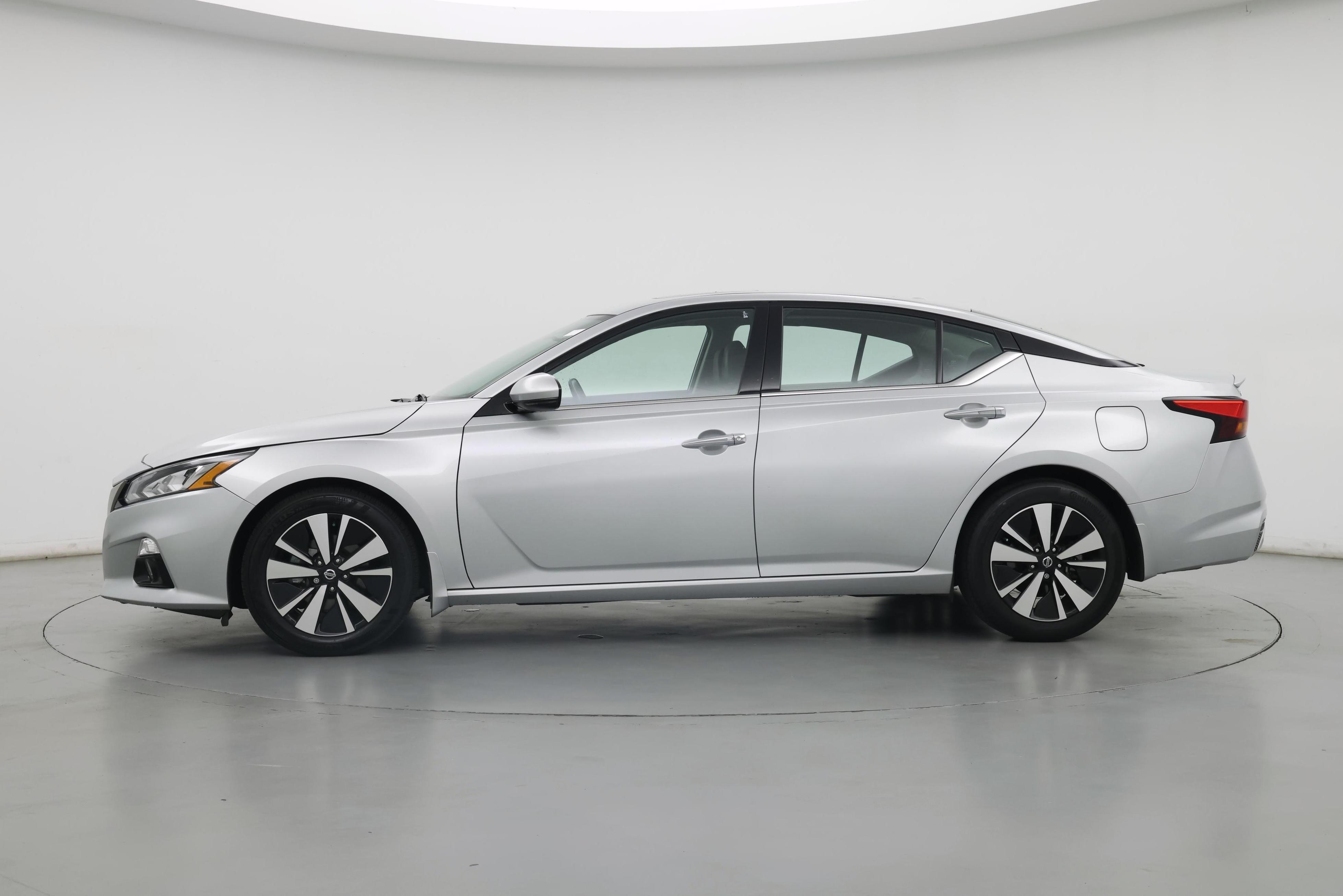 Thumbnail: 2022 Nissan Altima - 3