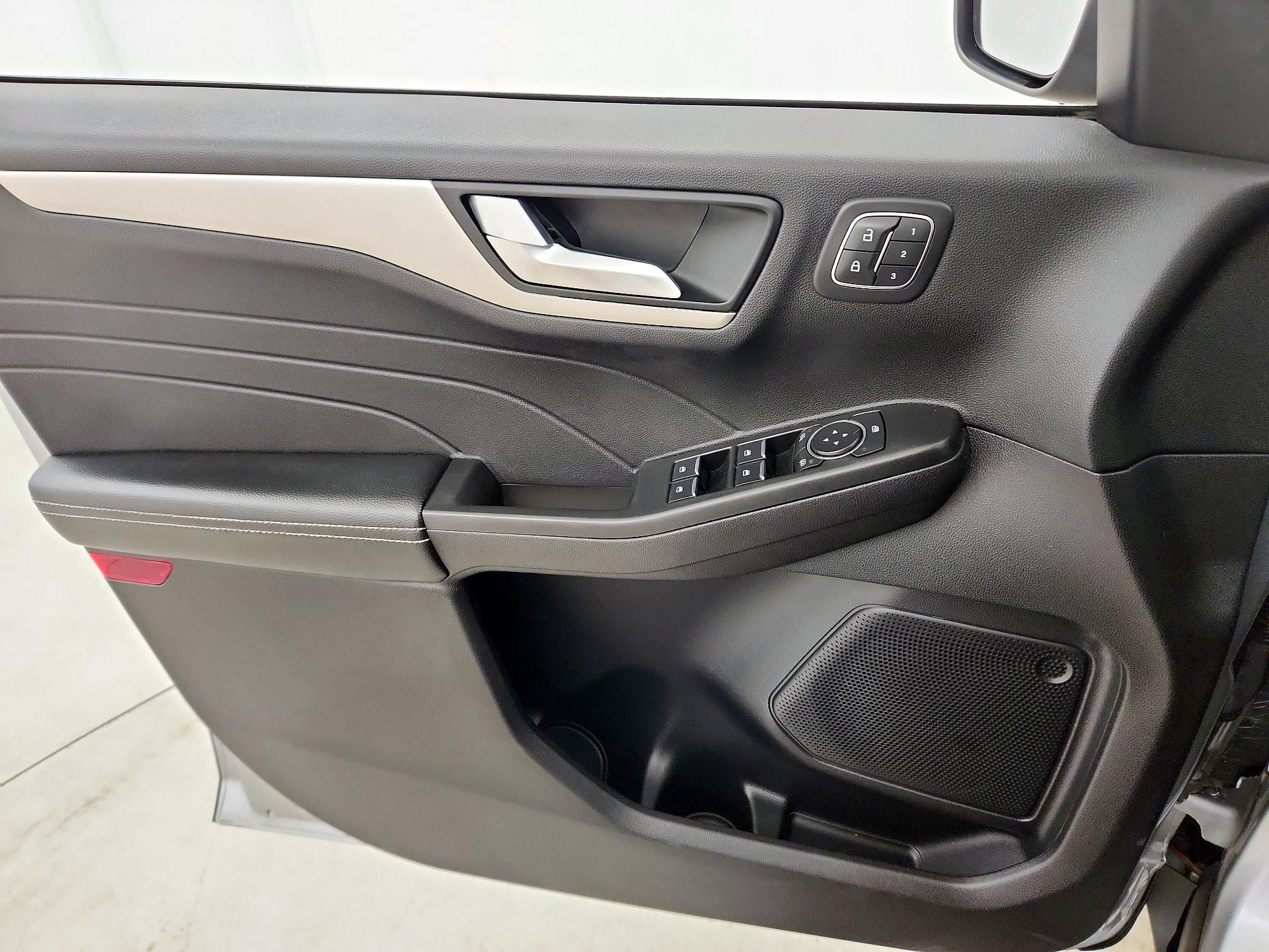 Thumbnail: 2022 Ford Escape - 12