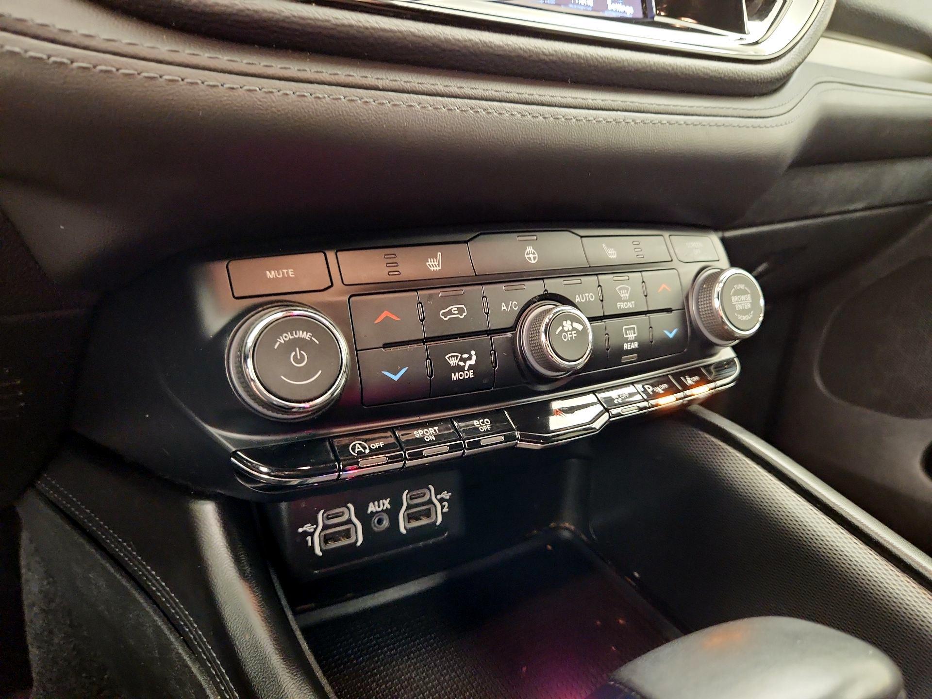 Thumbnail: 2022 Dodge Durango - 14