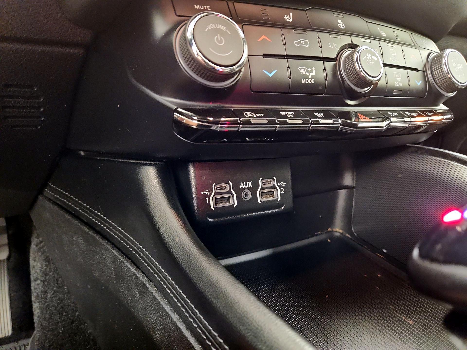 Thumbnail: 2022 Dodge Durango - 16