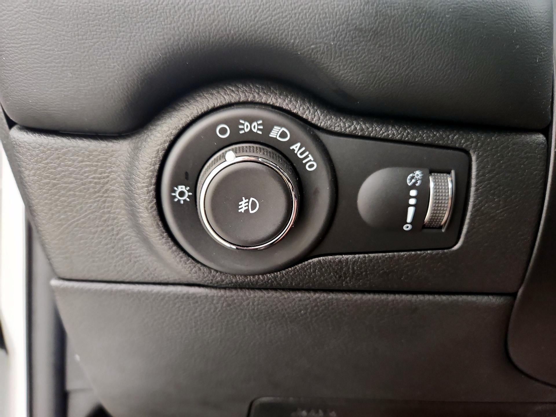 Thumbnail: 2022 Dodge Durango - 13