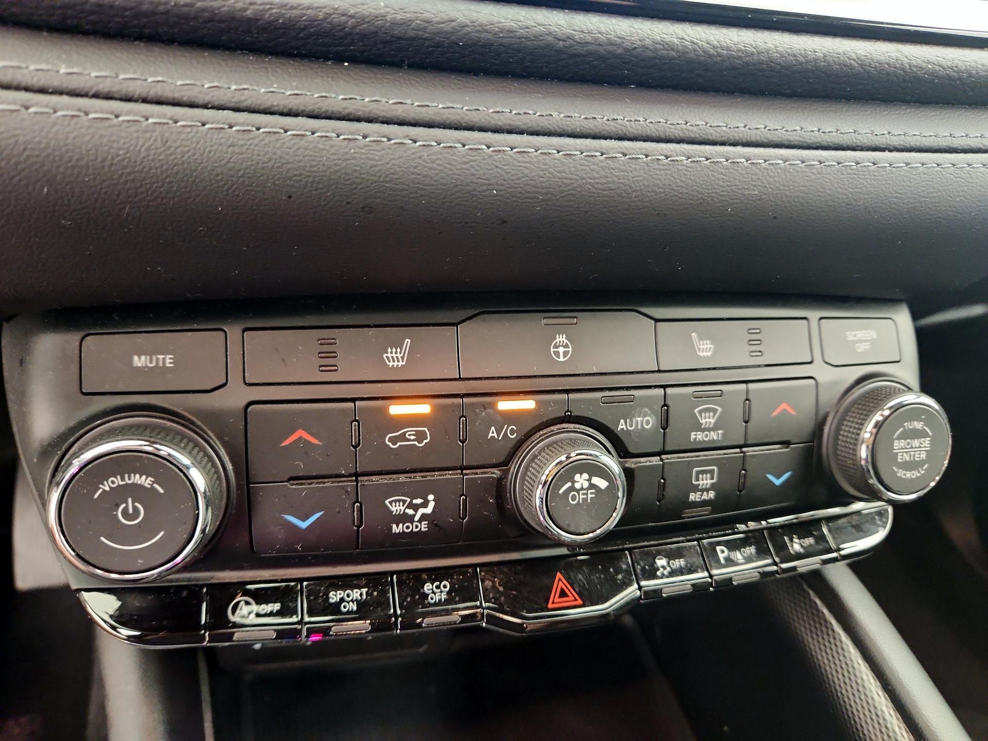 Thumbnail: 2022 Dodge Durango - 16