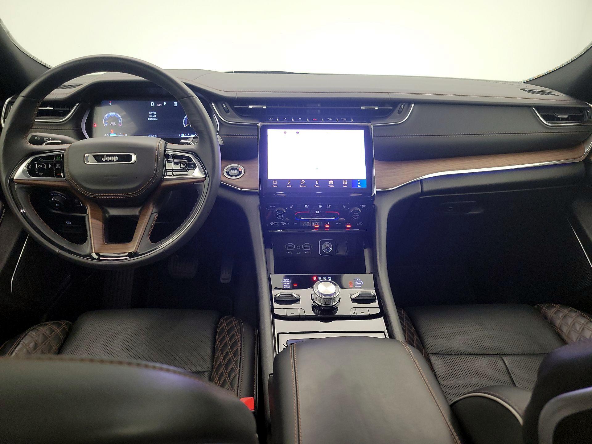 Thumbnail: 2025 Jeep Grand Cherokee - 9