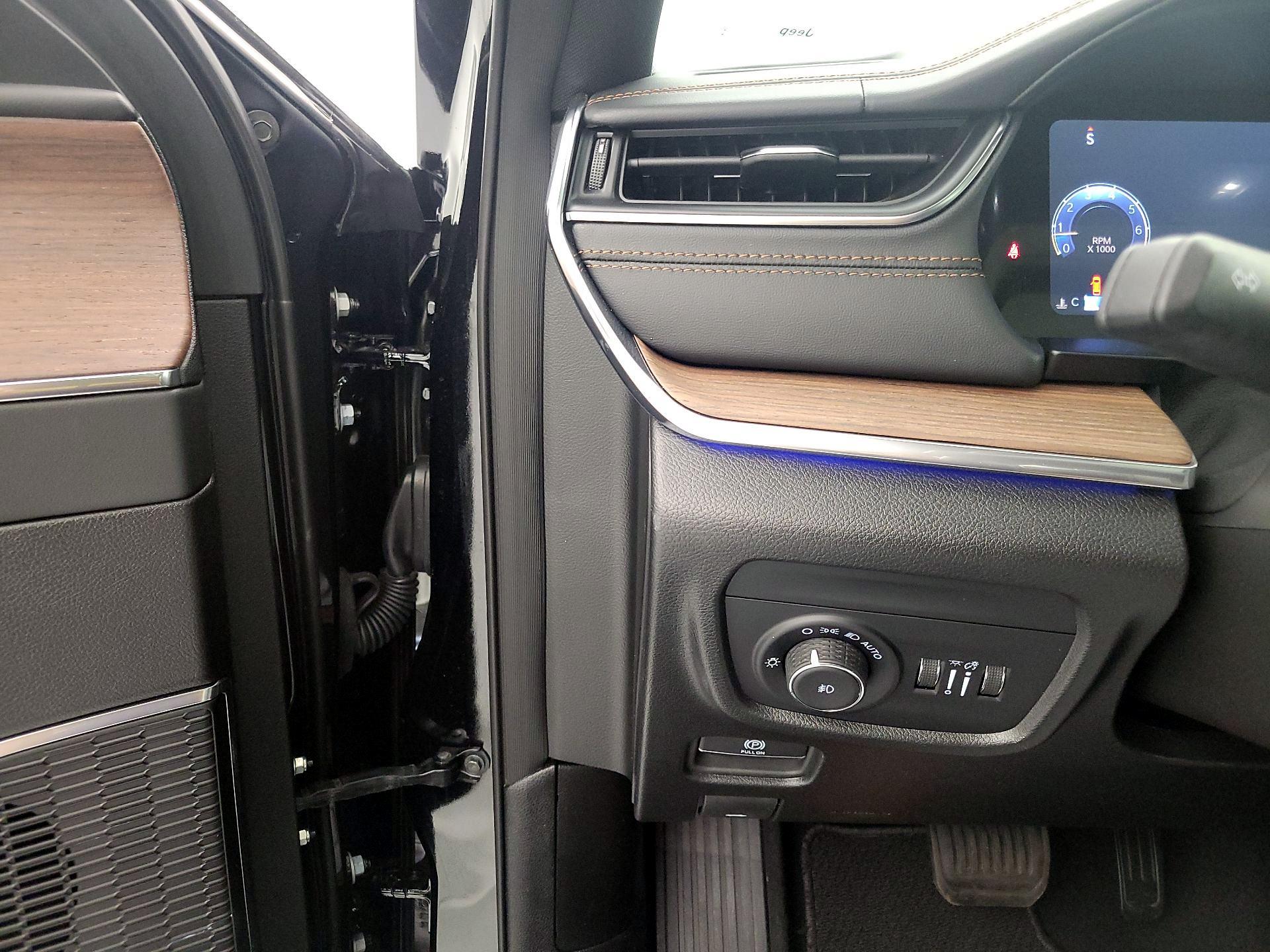 Thumbnail: 2025 Jeep Grand Cherokee - 13