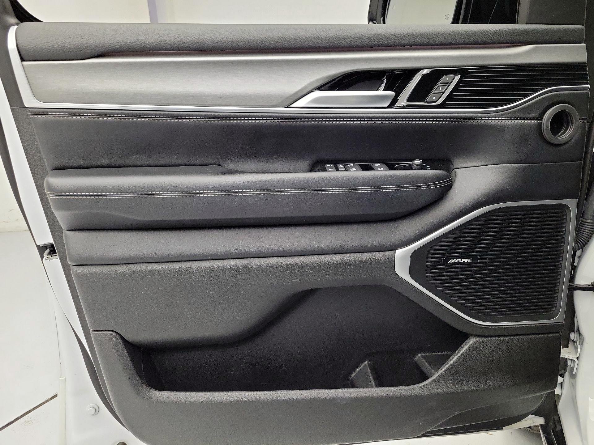 Thumbnail: 2024 Jeep Wagoneer - 12