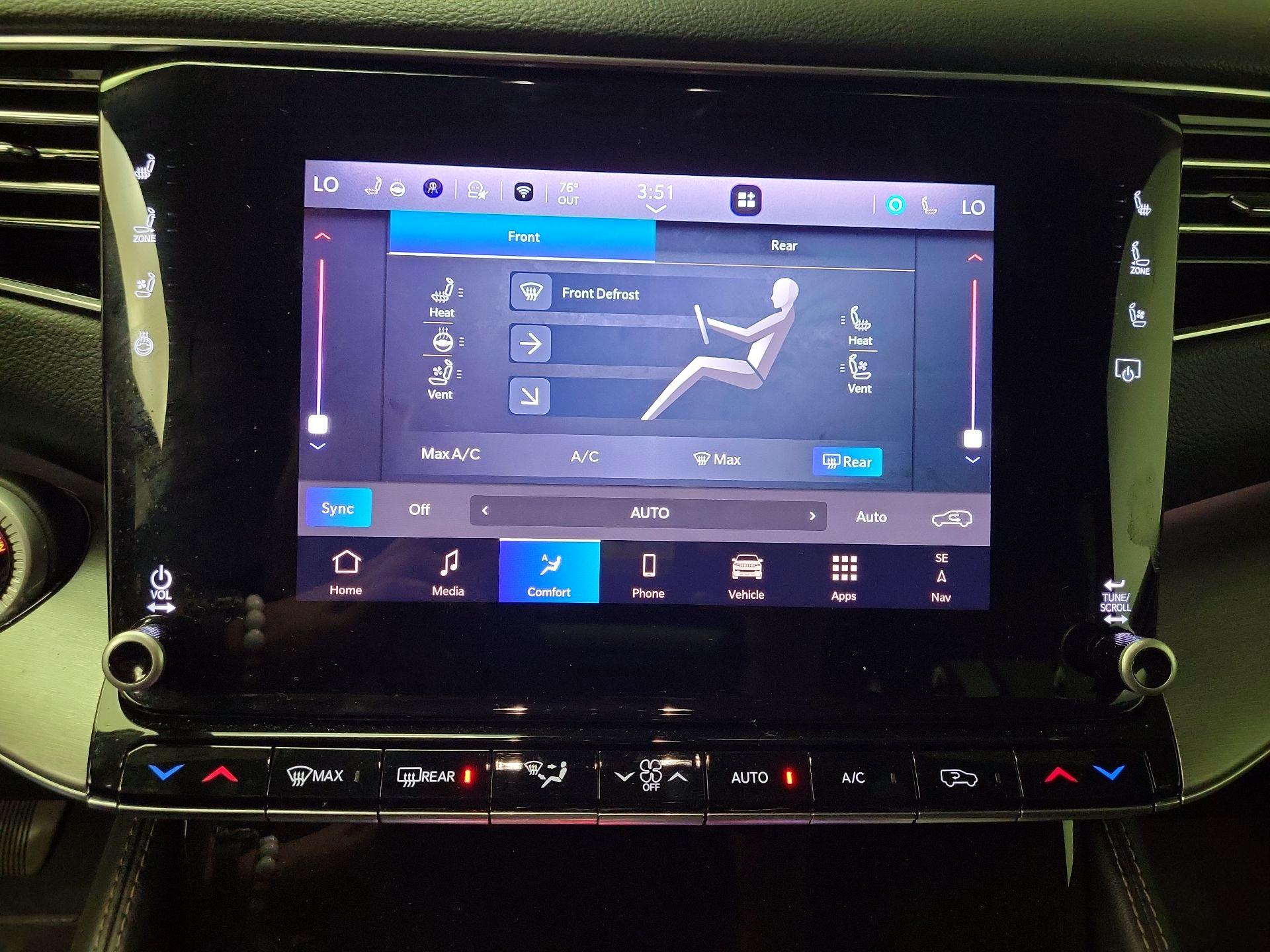 Thumbnail: 2024 Jeep Wagoneer - 17