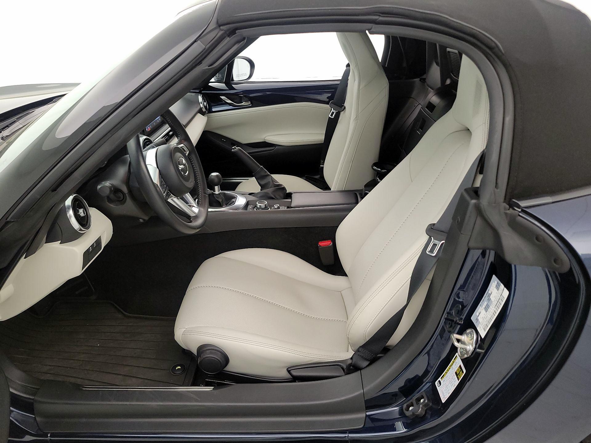 Thumbnail: 2021 Mazda MX-5 Miata - 11