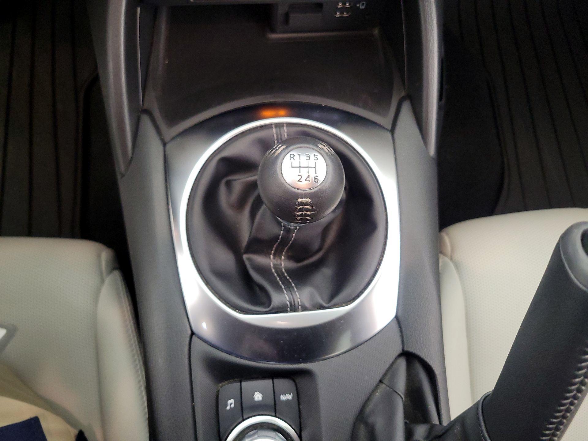 Thumbnail: 2021 Mazda MX-5 Miata - 17