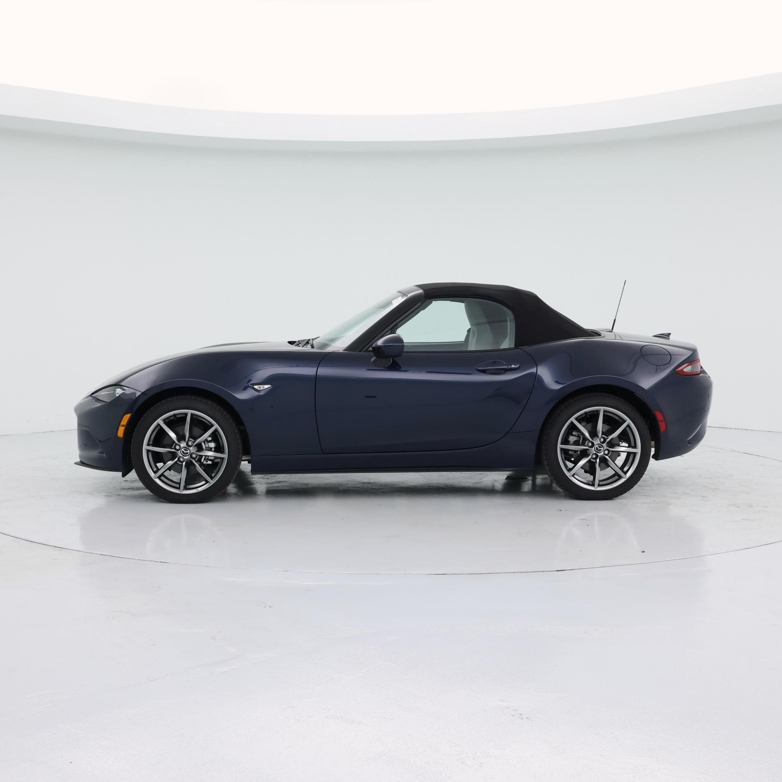 Thumbnail: 2021 Mazda MX-5 Miata - 3