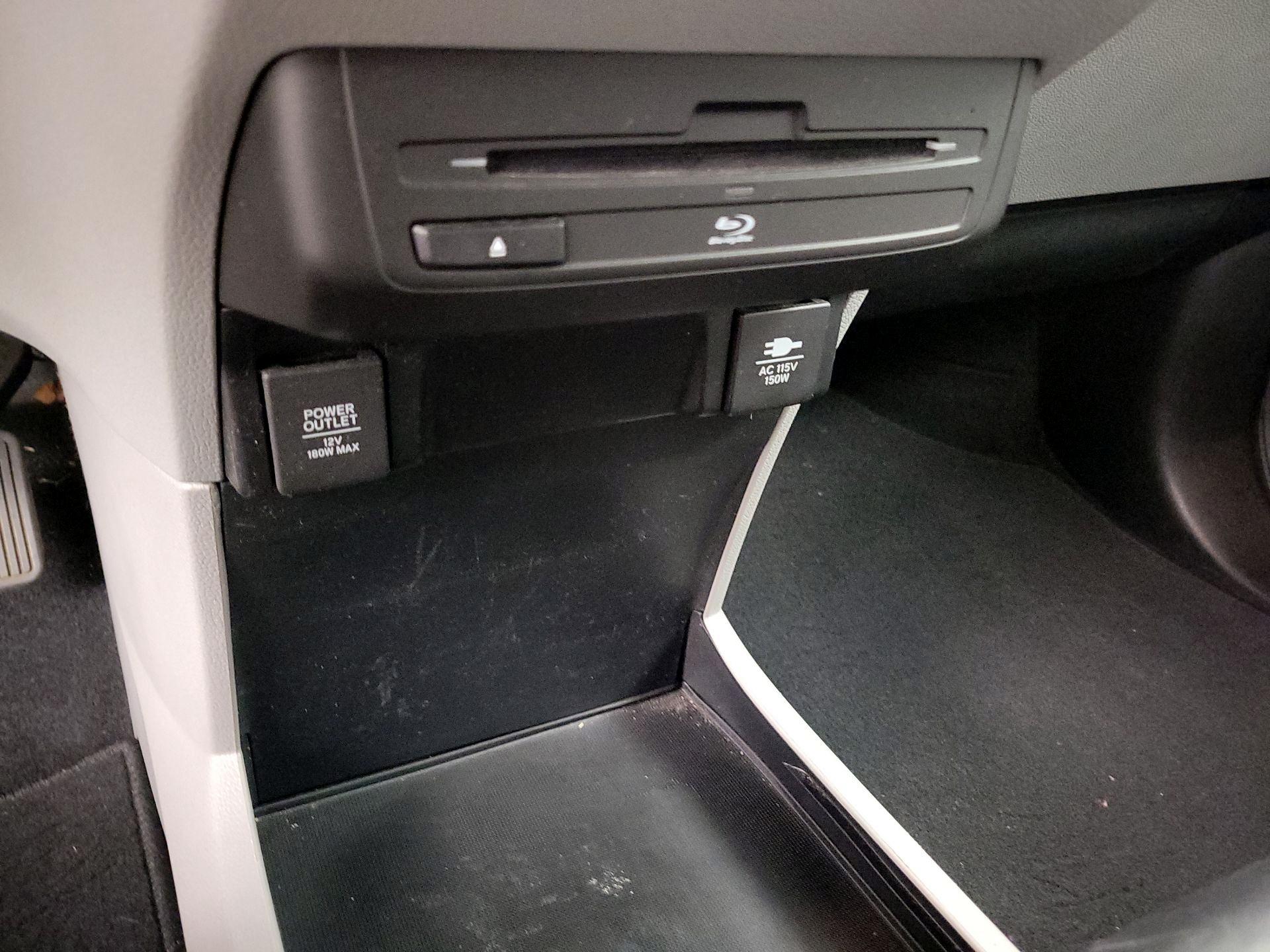 Thumbnail: 2016 Honda Odyssey - 17