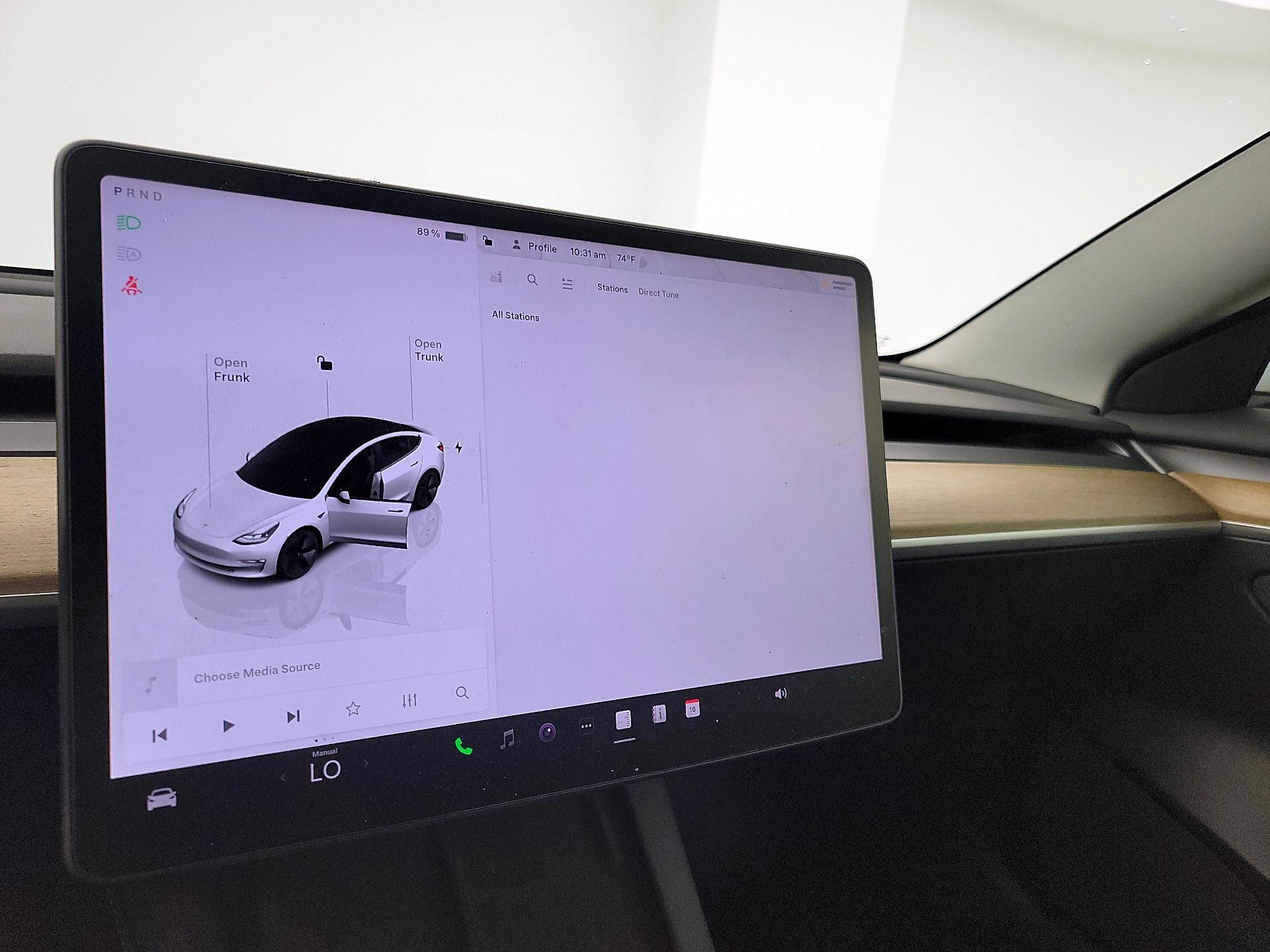 Thumbnail: 2022 Tesla Model 3 - 15