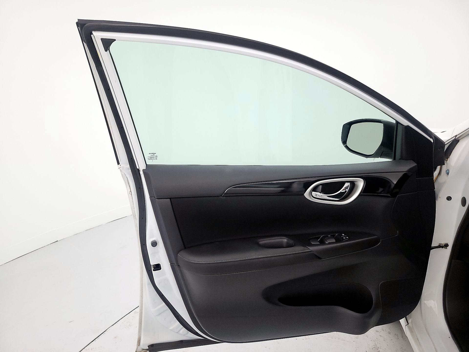 Thumbnail: 2019 Nissan Sentra - 12