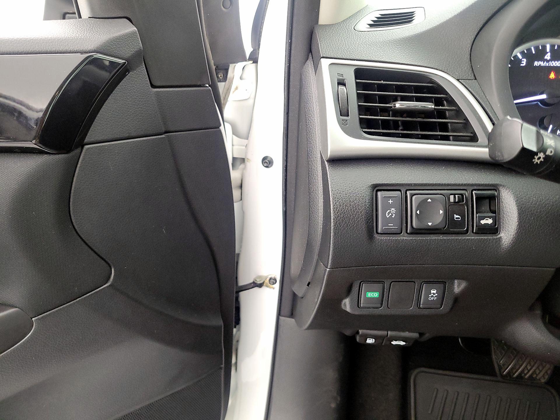 Thumbnail: 2019 Nissan Sentra - 13