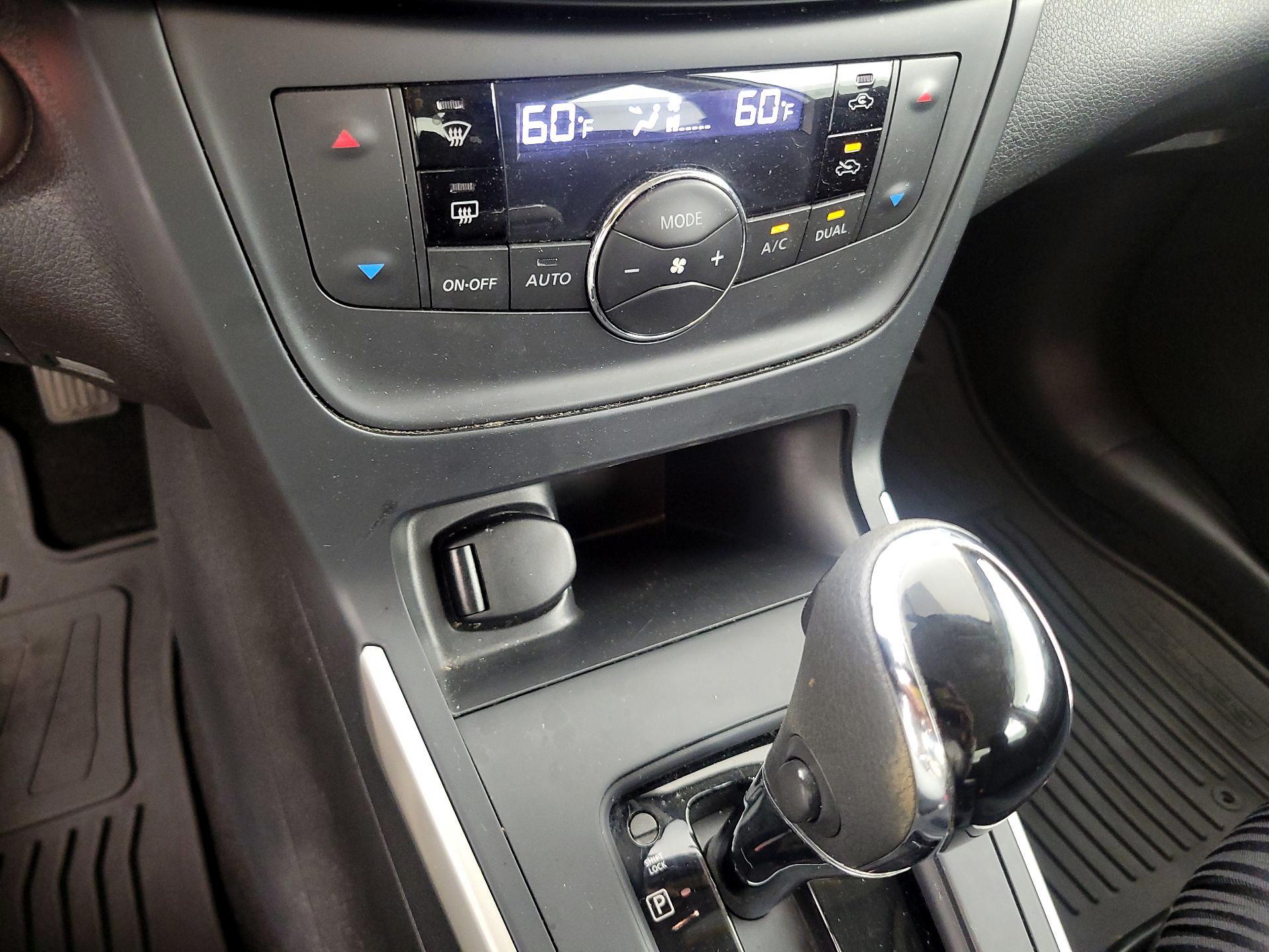 Thumbnail: 2019 Nissan Sentra - 16