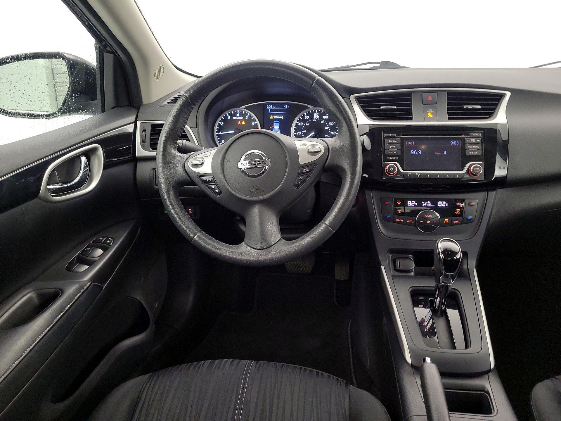 Thumbnail: 2018 Nissan Sentra - 10