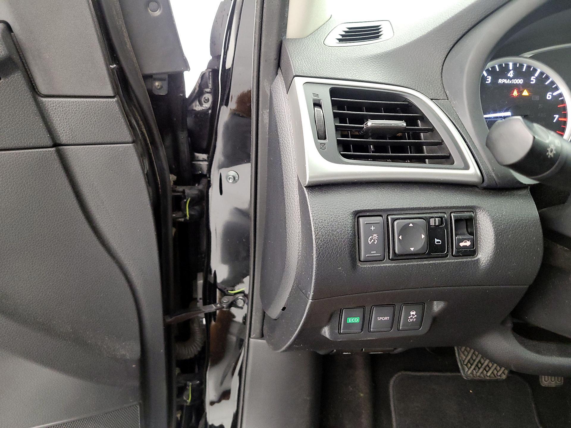 Thumbnail: 2018 Nissan Sentra - 13