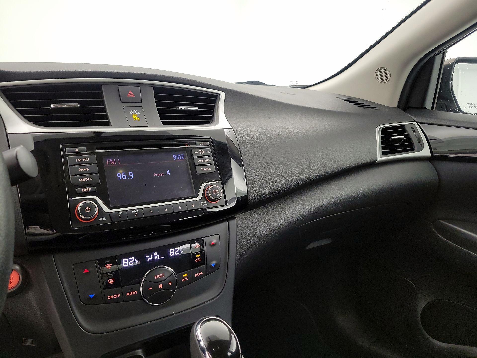 Thumbnail: 2018 Nissan Sentra - 15