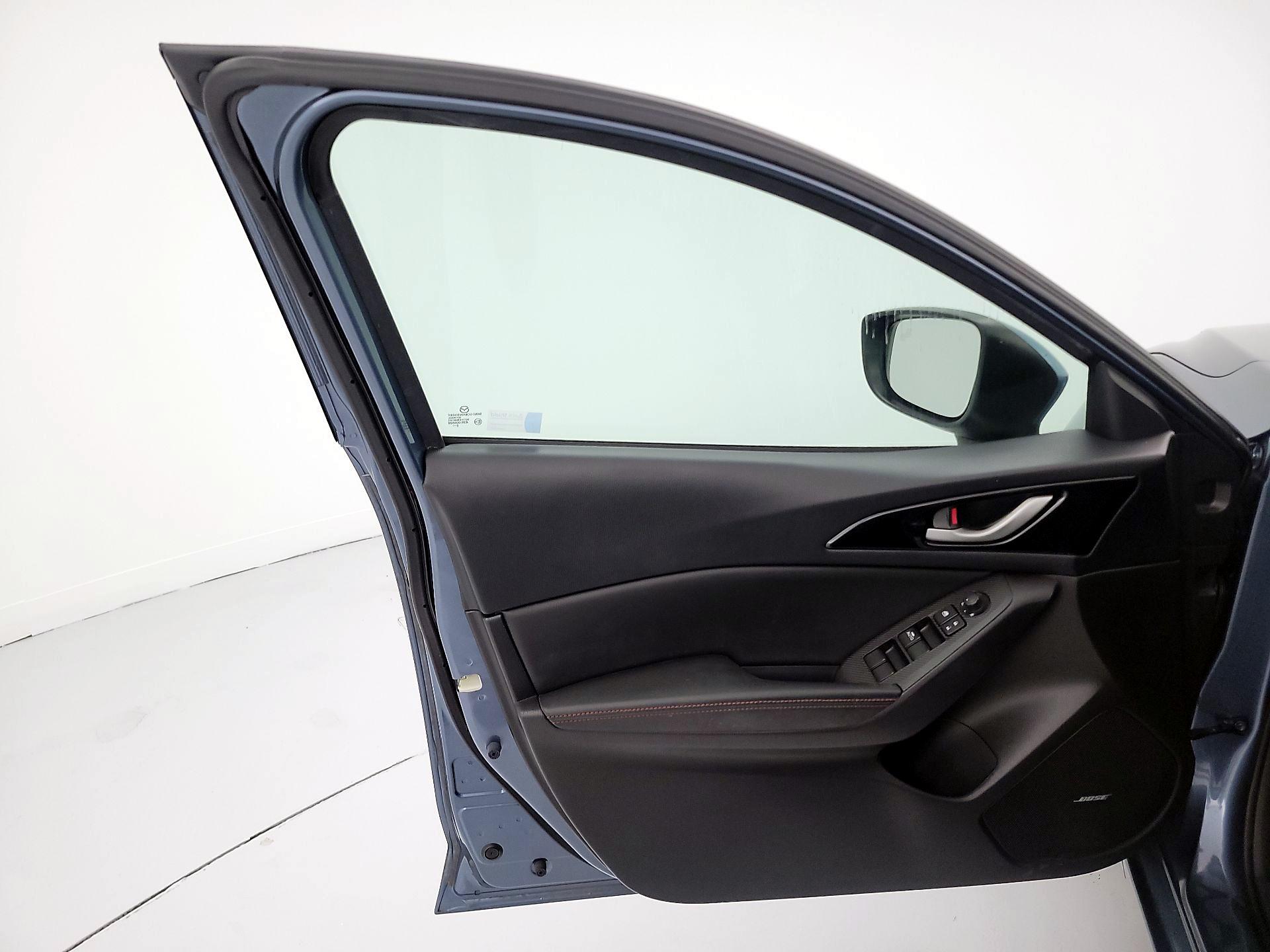 Thumbnail: 2016 Mazda Mazda3 - 12