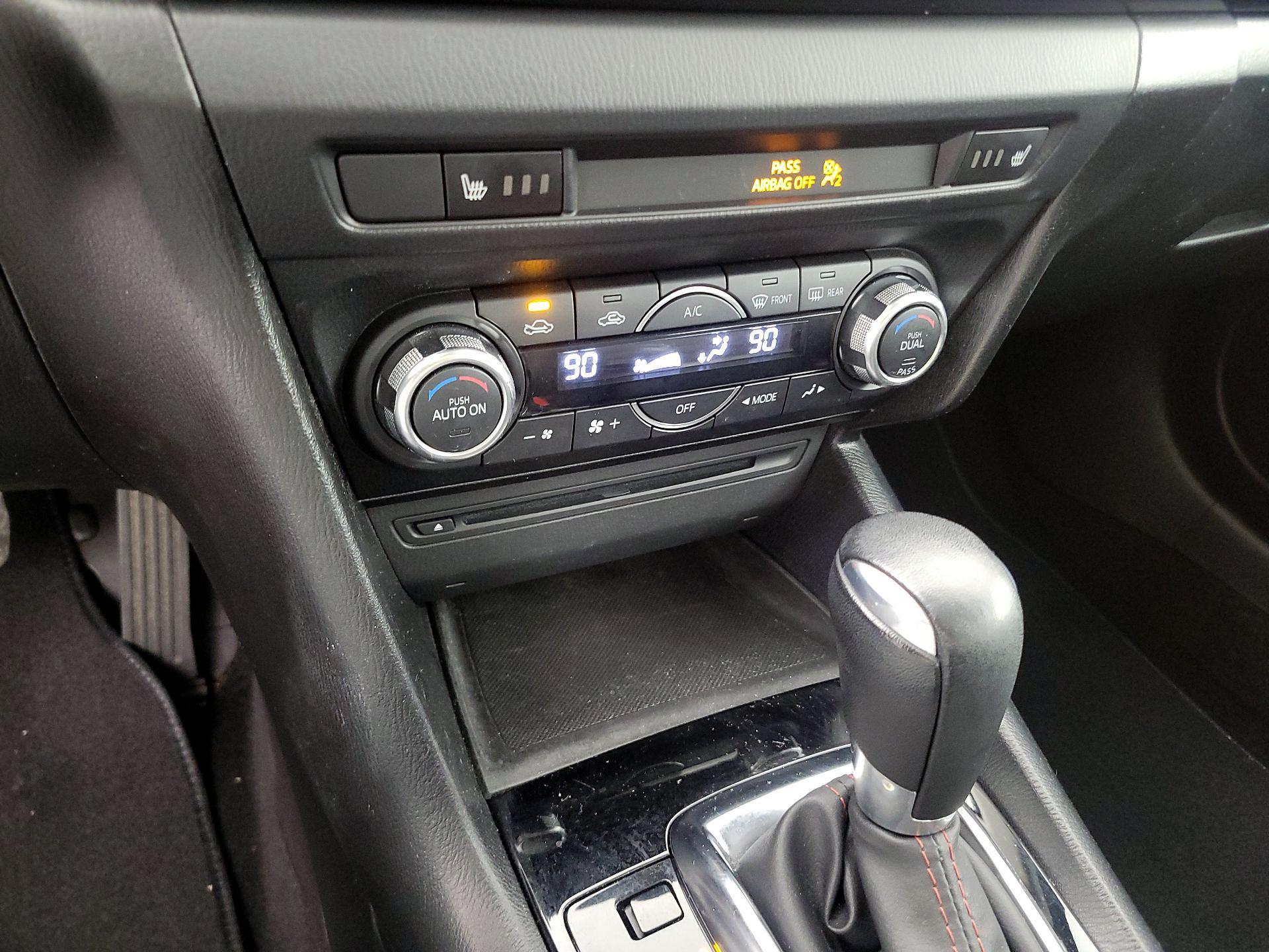 Thumbnail: 2016 Mazda Mazda3 - 16