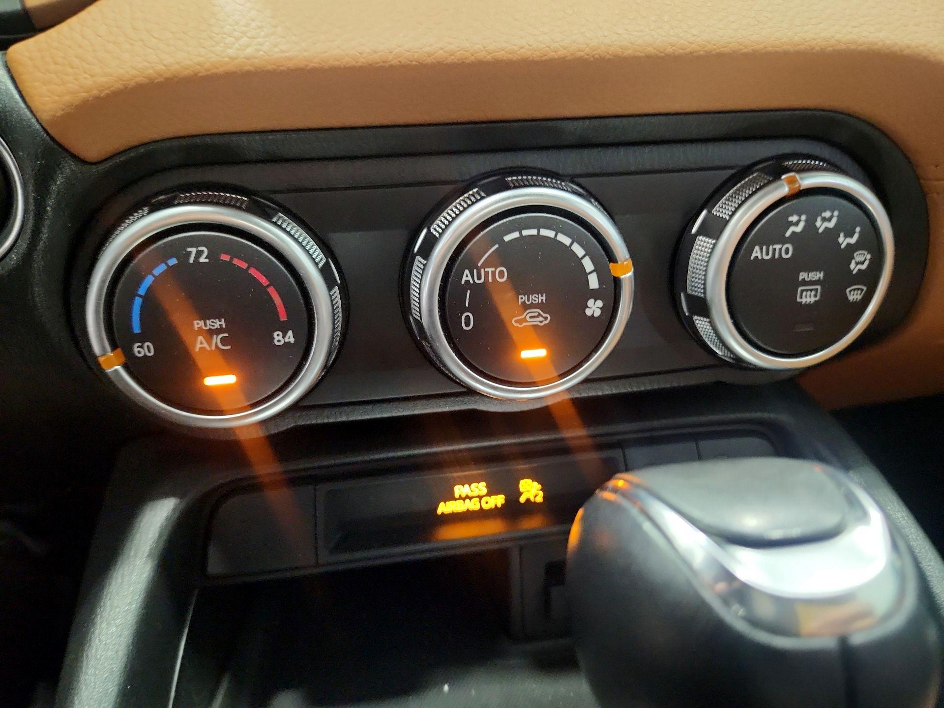 Thumbnail: 2019 Fiat 124 Spider - 17