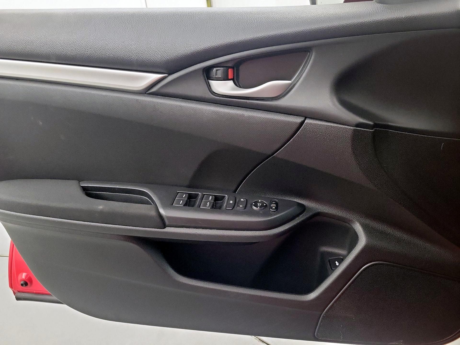 Thumbnail: 2017 Honda Civic - 10