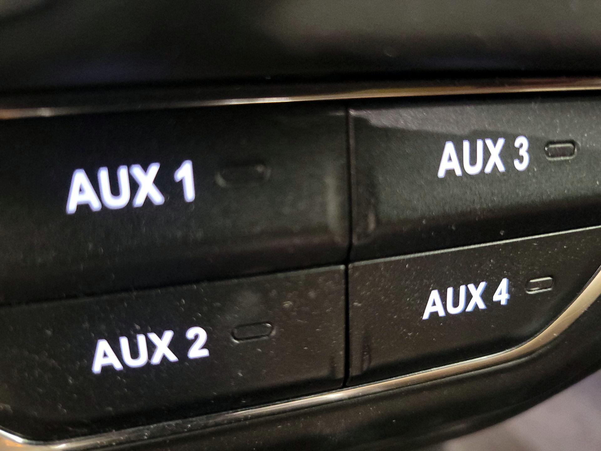 Thumbnail: 2021 Jeep Wrangler - 18