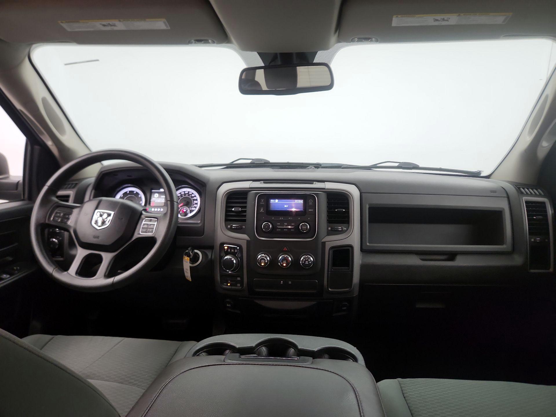 Thumbnail: 2019 RAM 1500 Classic - 9