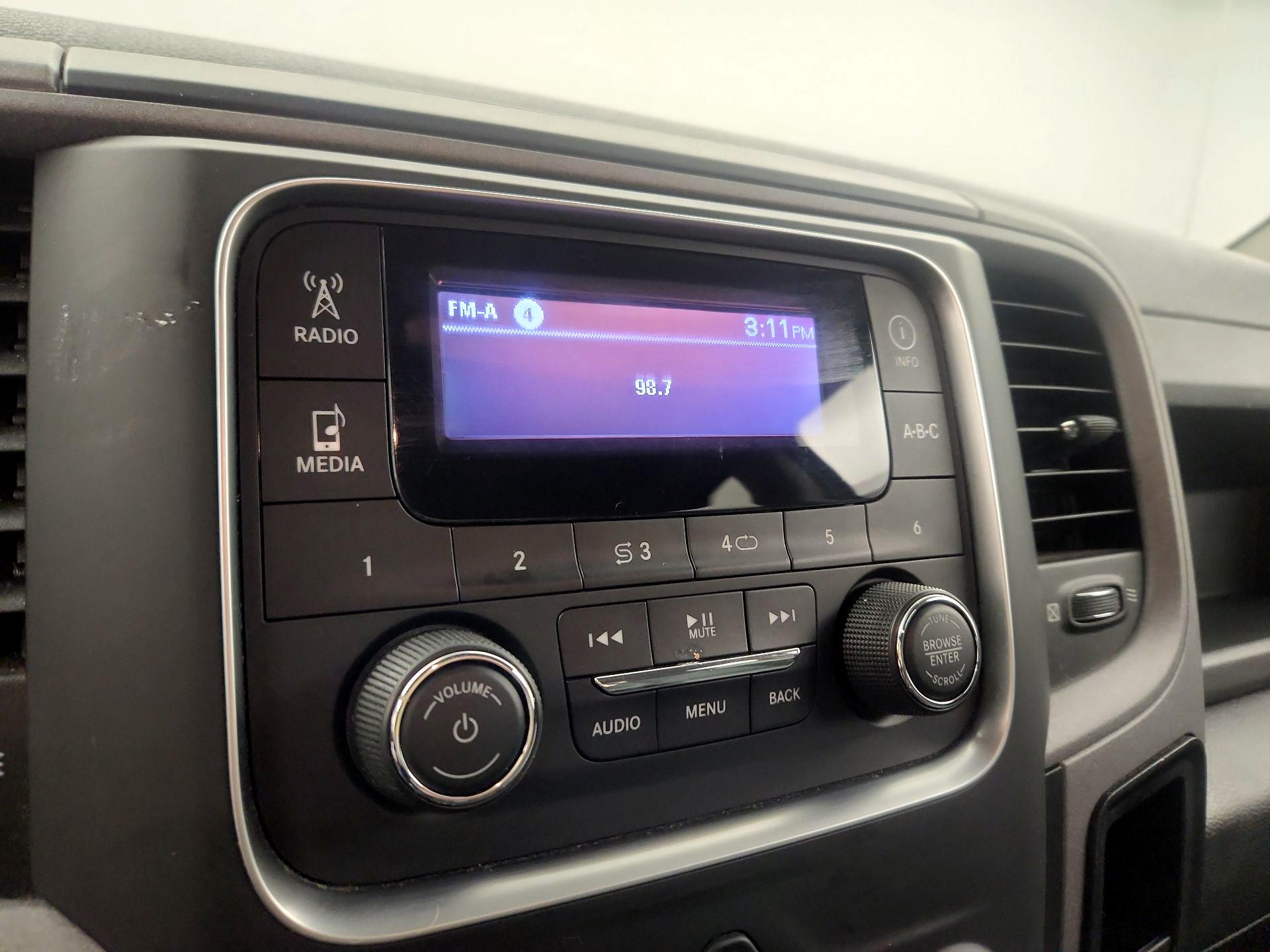 Thumbnail: 2019 RAM 1500 Classic - 15